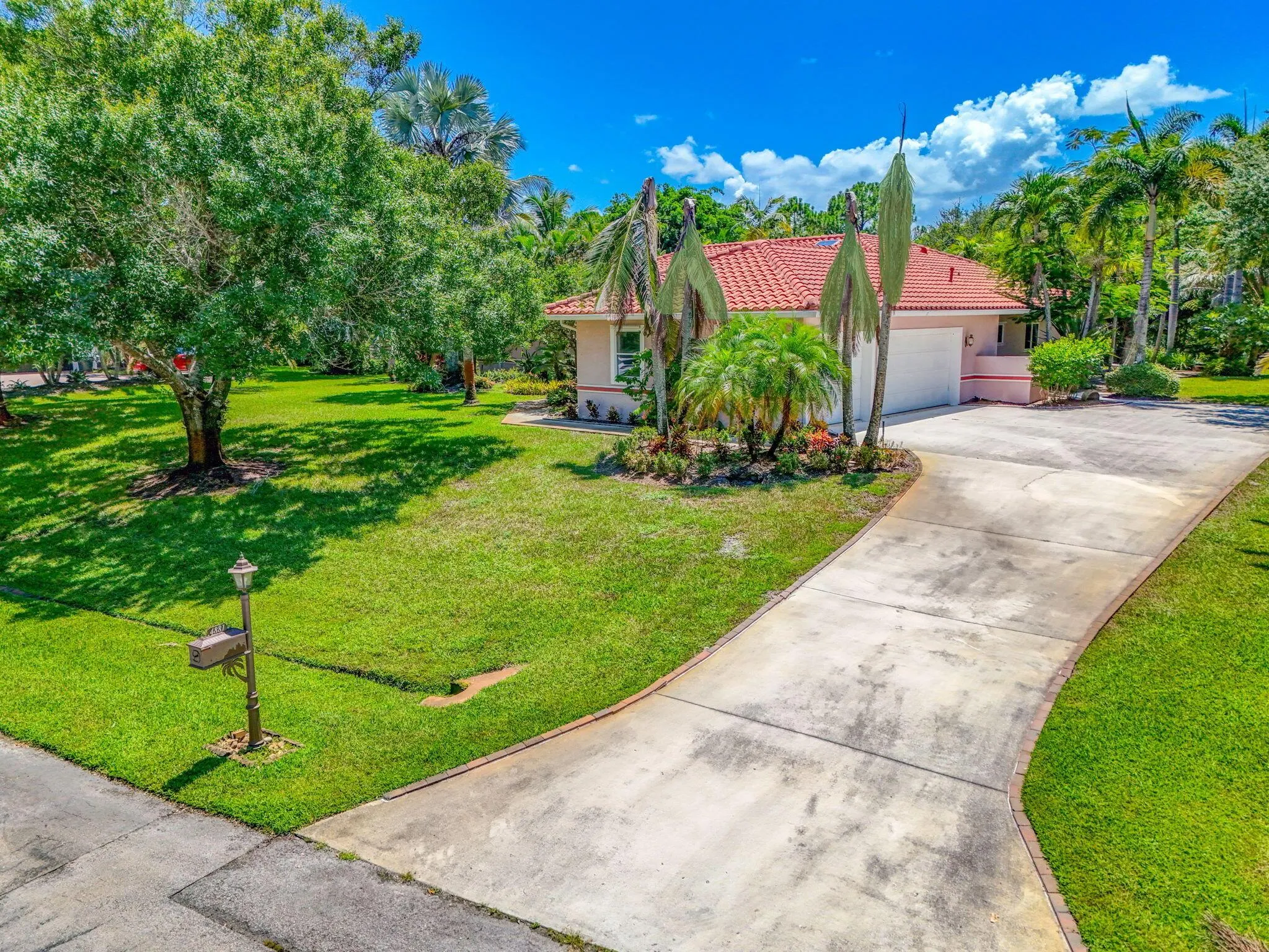 4881 SW Lake Grove Circle