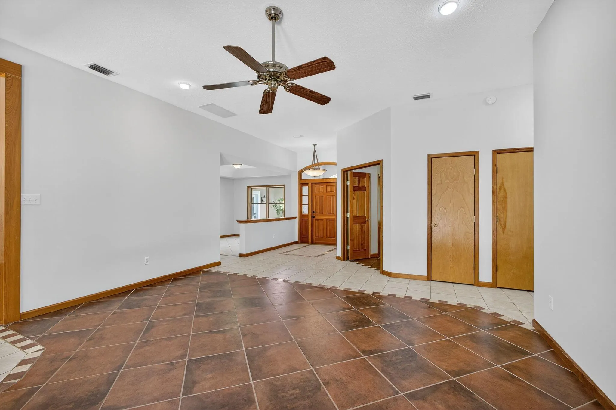 4881 SW Lake Grove Circle