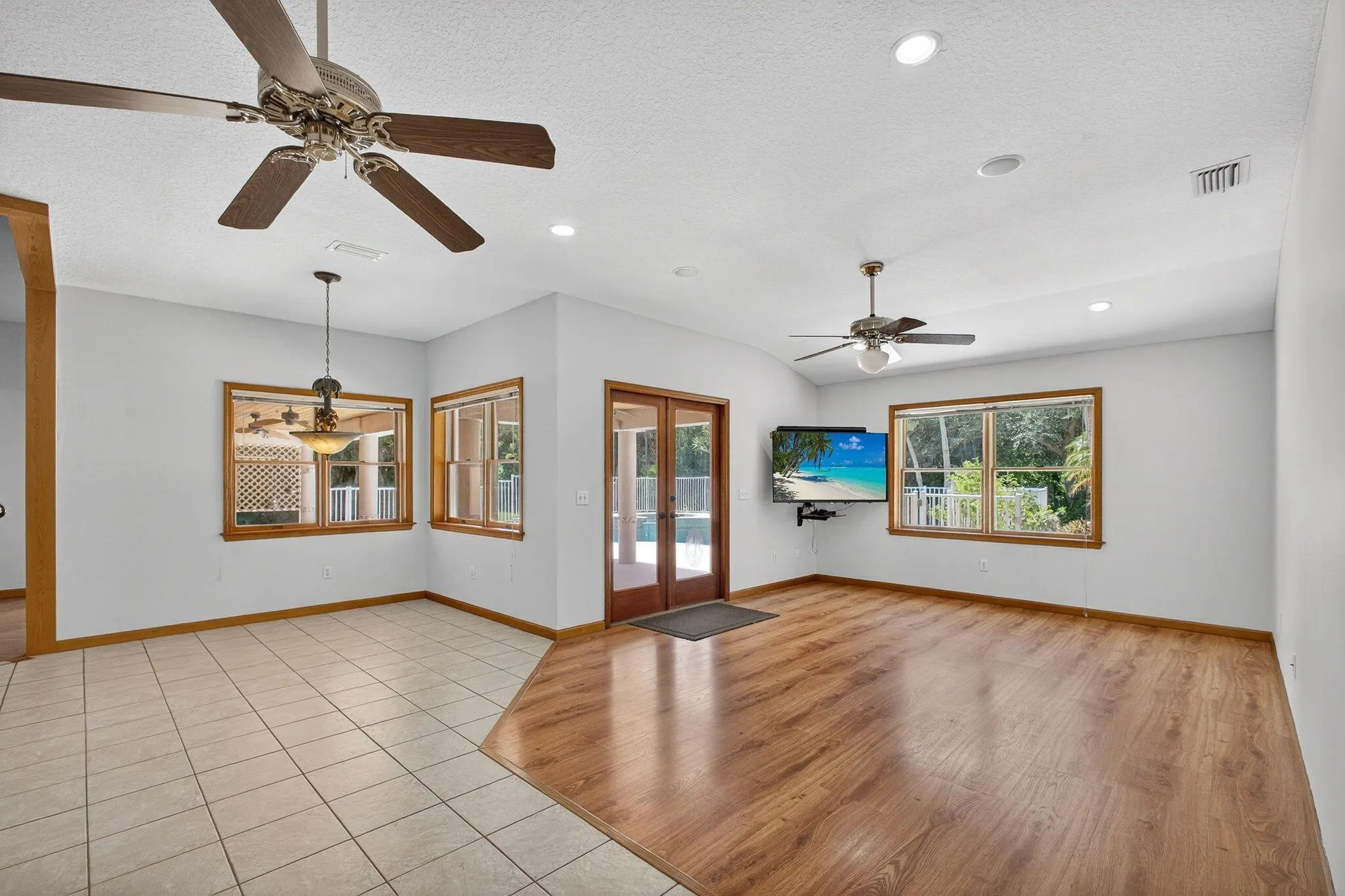 4881 SW Lake Grove Circle