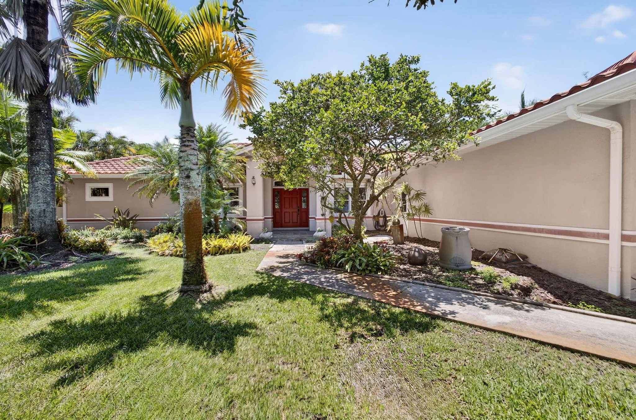 4881 SW Lake Grove Circle