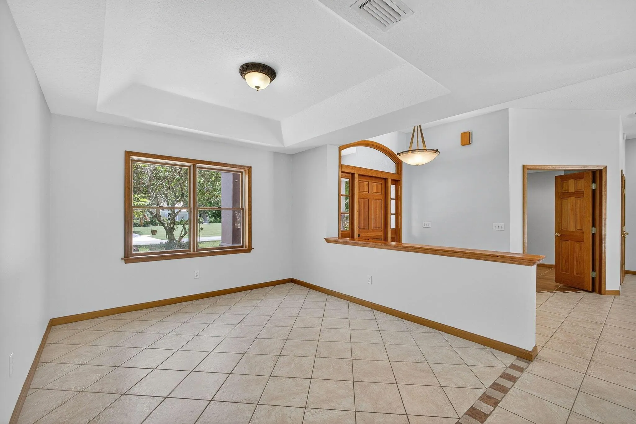 4881 SW Lake Grove Circle