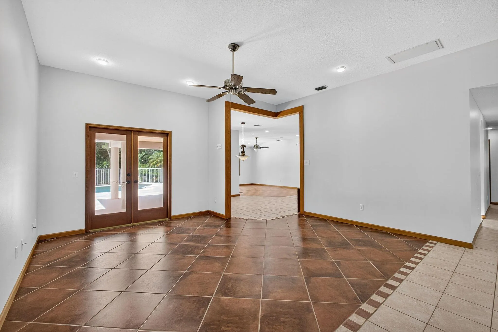 4881 SW Lake Grove Circle