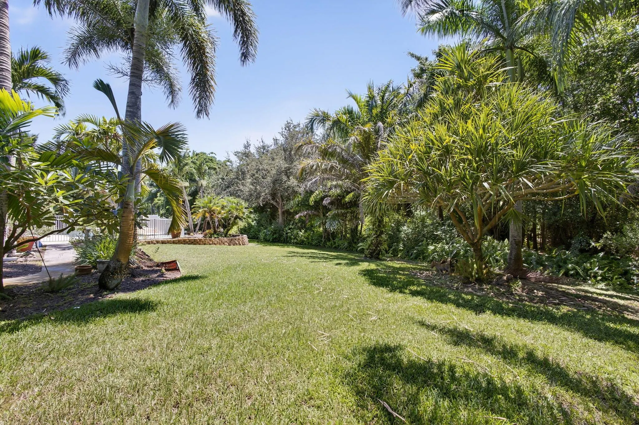 4881 SW Lake Grove Circle