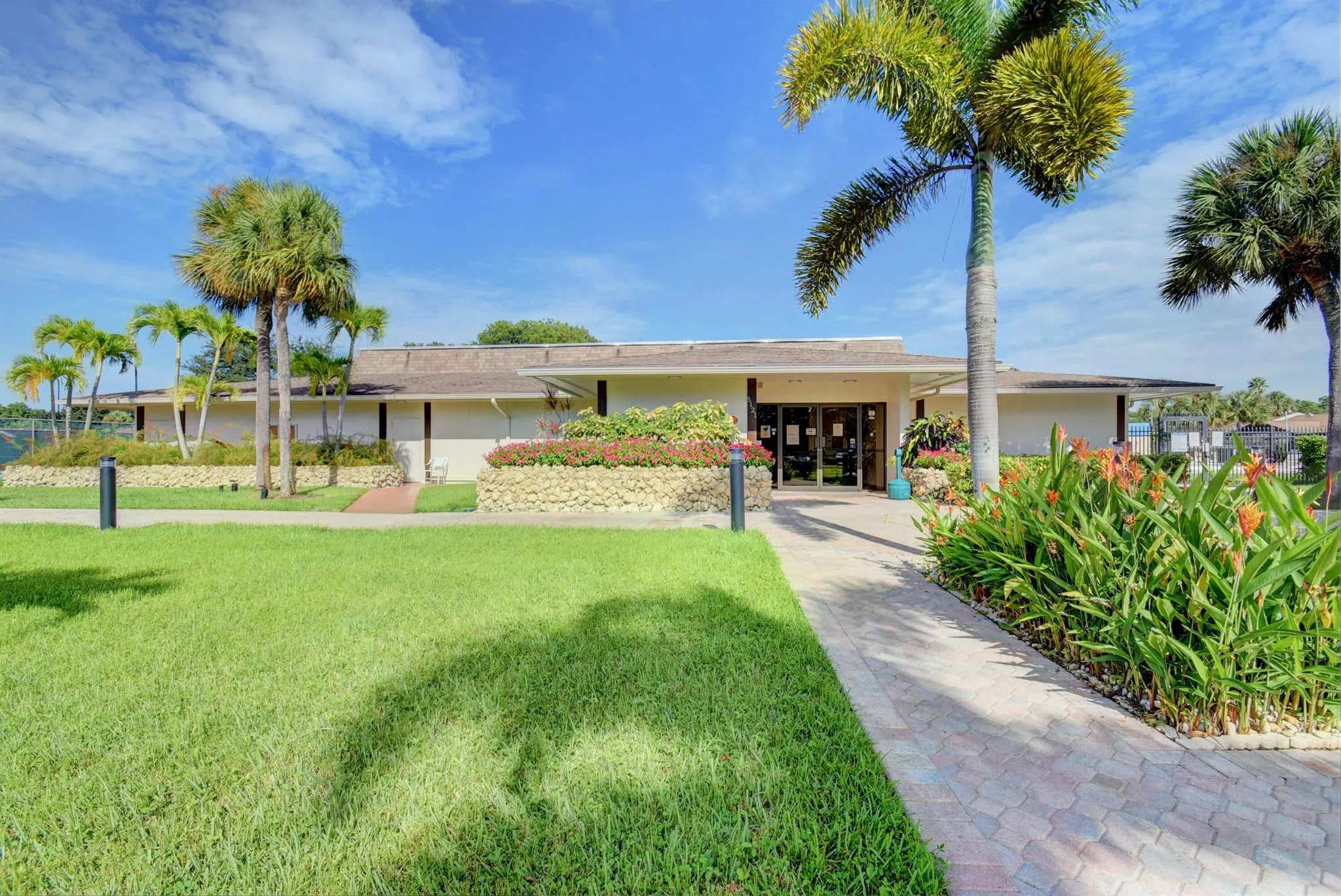 5250 Las Verdes Circle, #313