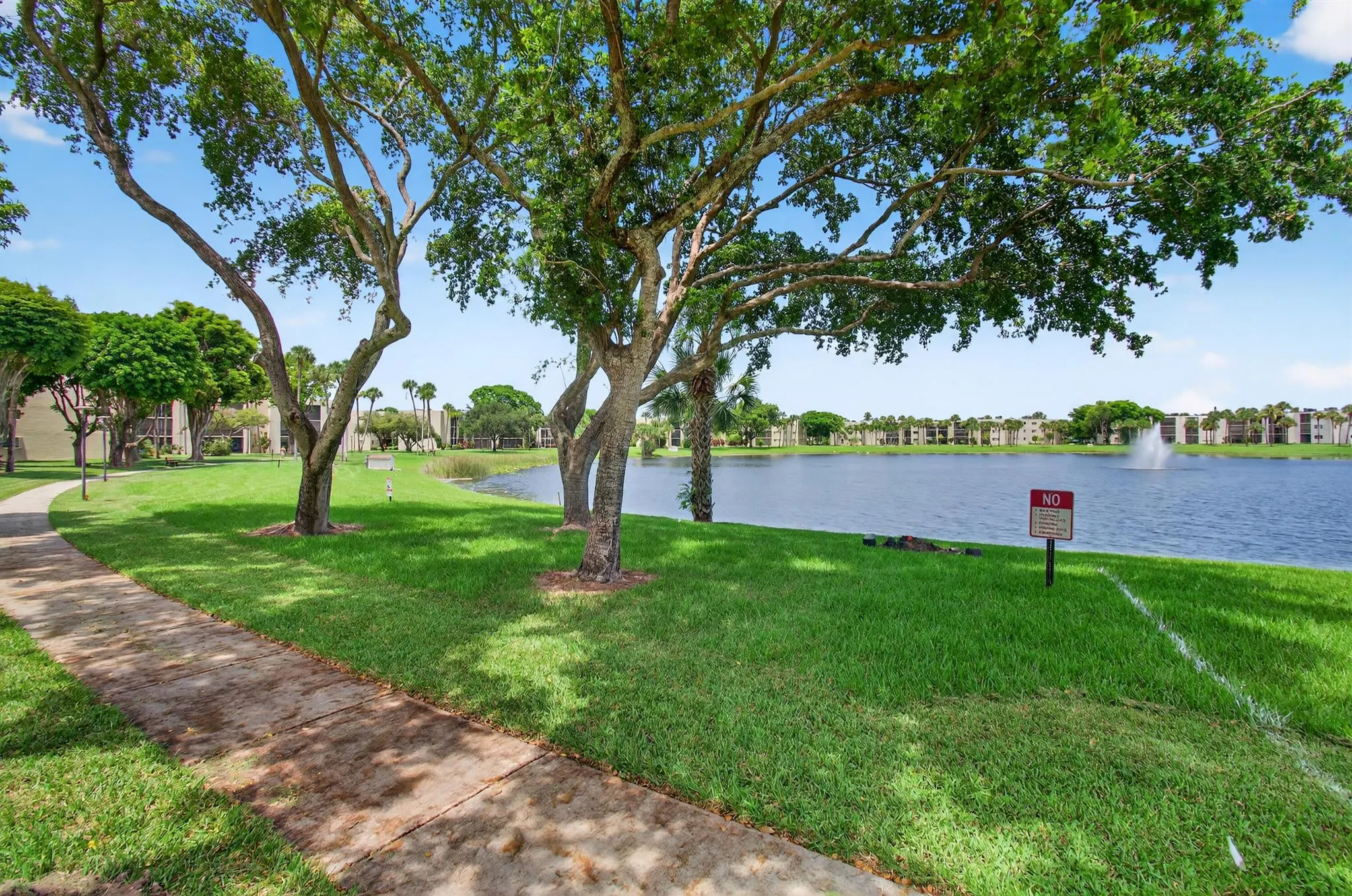 5250 Las Verdes Circle, #313