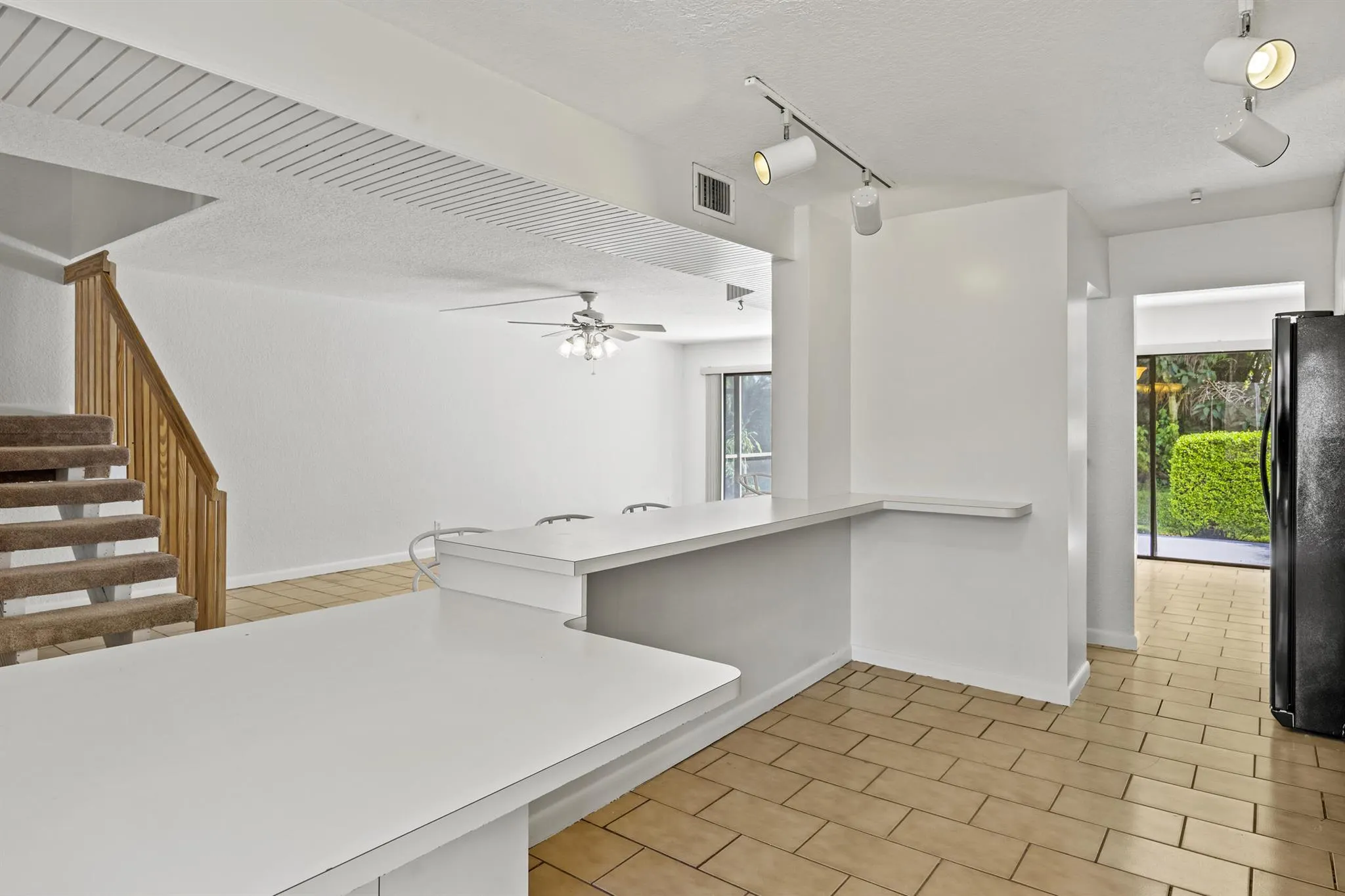 9713 N New River Canal Road, #304