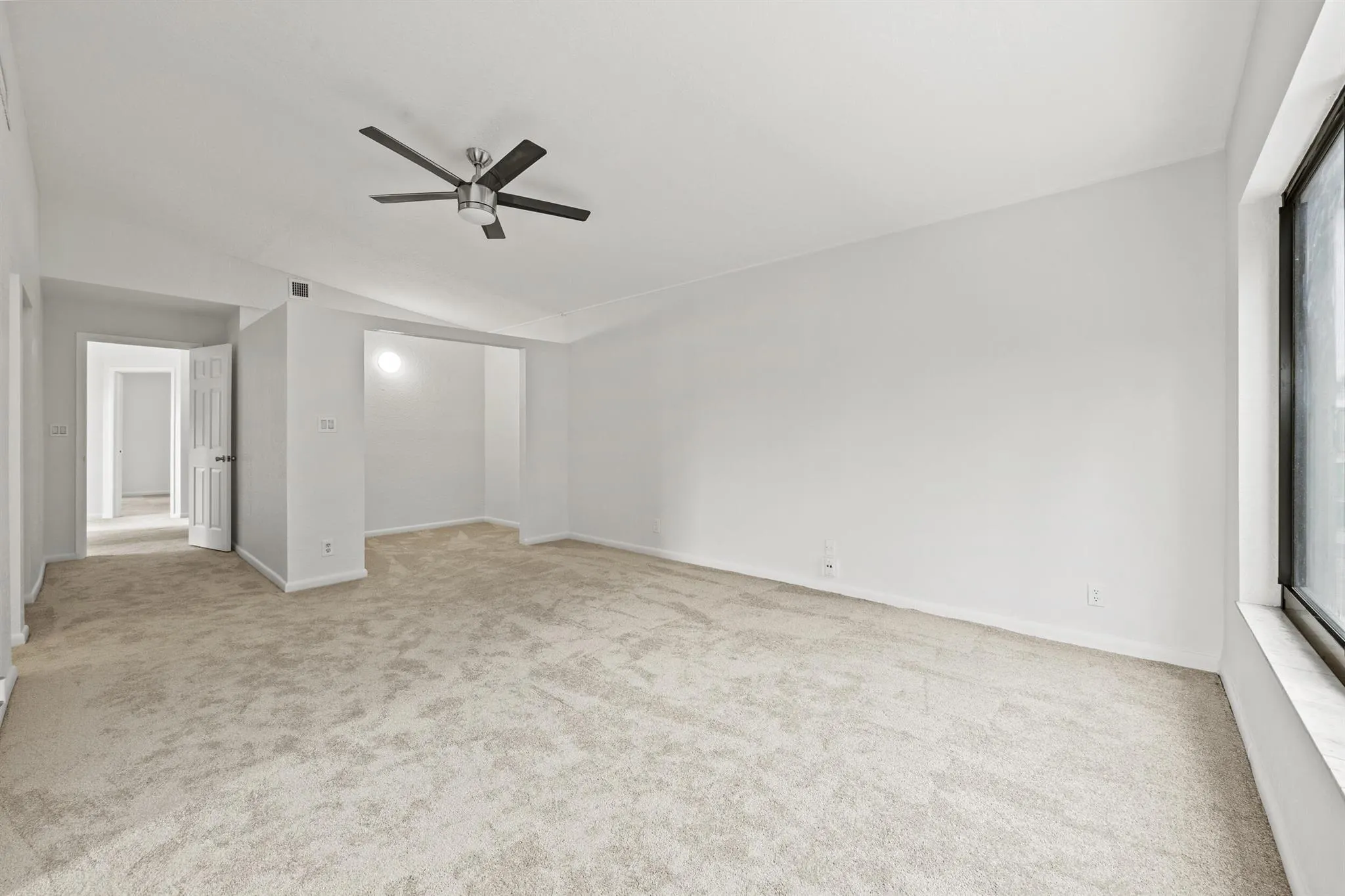 9713 N New River Canal Road, #304