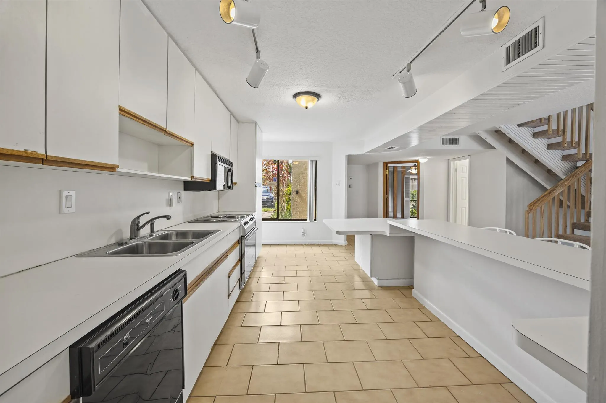 9713 N New River Canal Road, #304