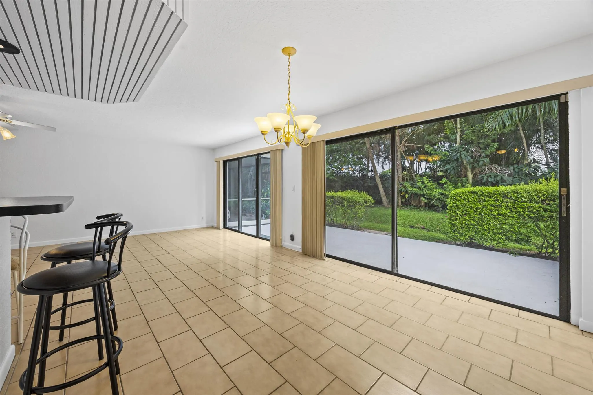9713 N New River Canal Road, #304