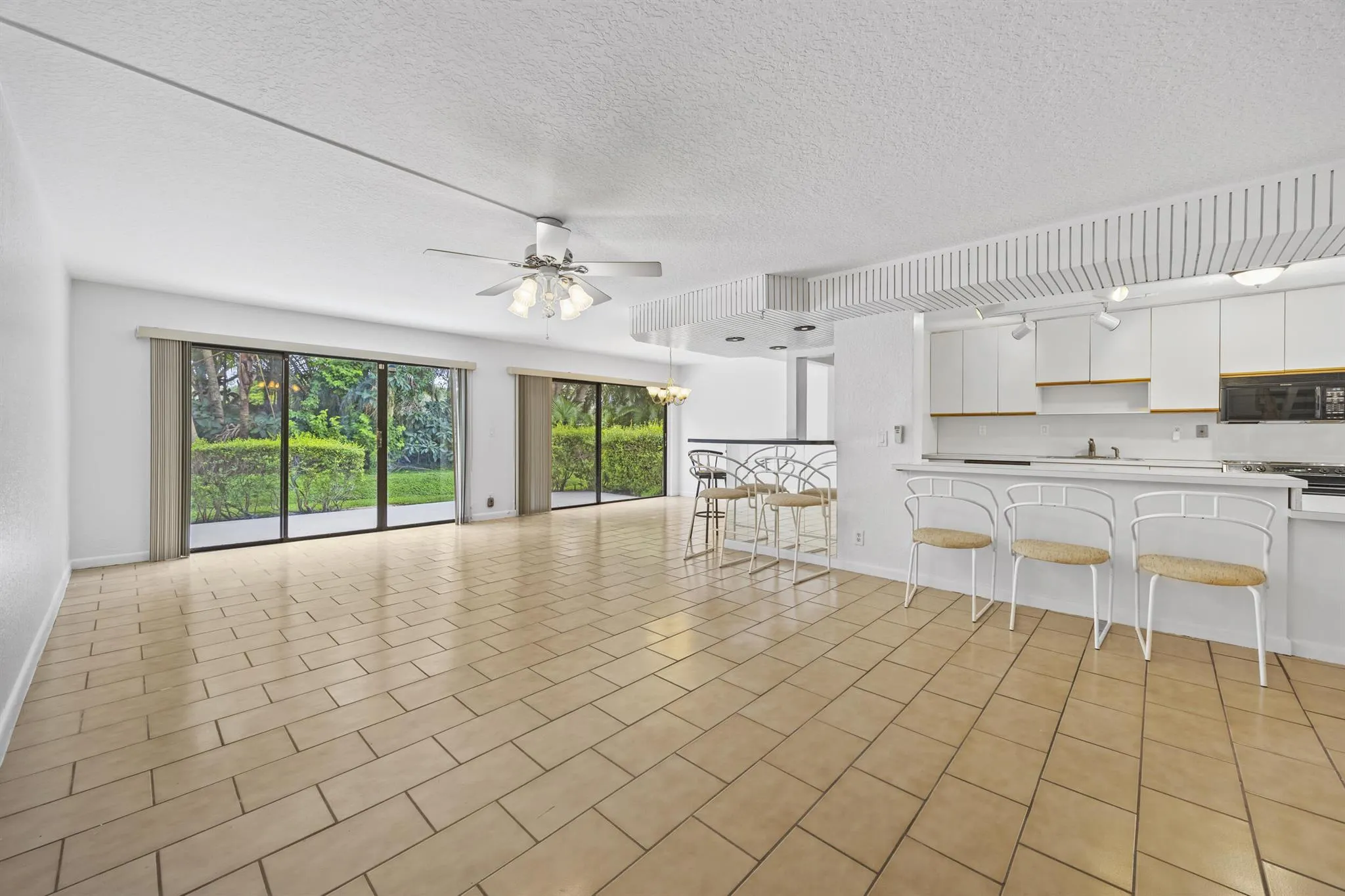 9713 N New River Canal Road, #304