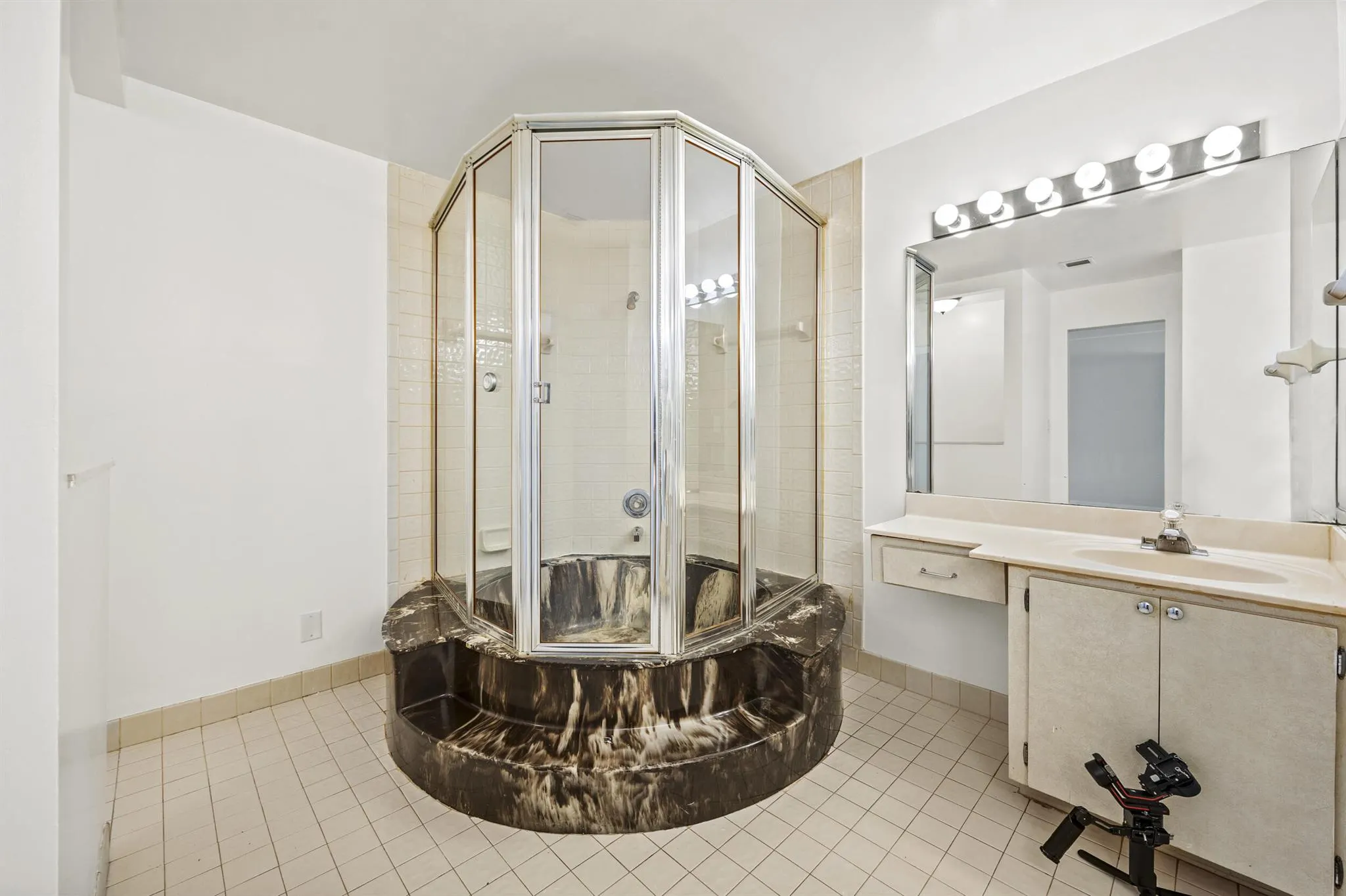 9713 N New River Canal Road, #304
