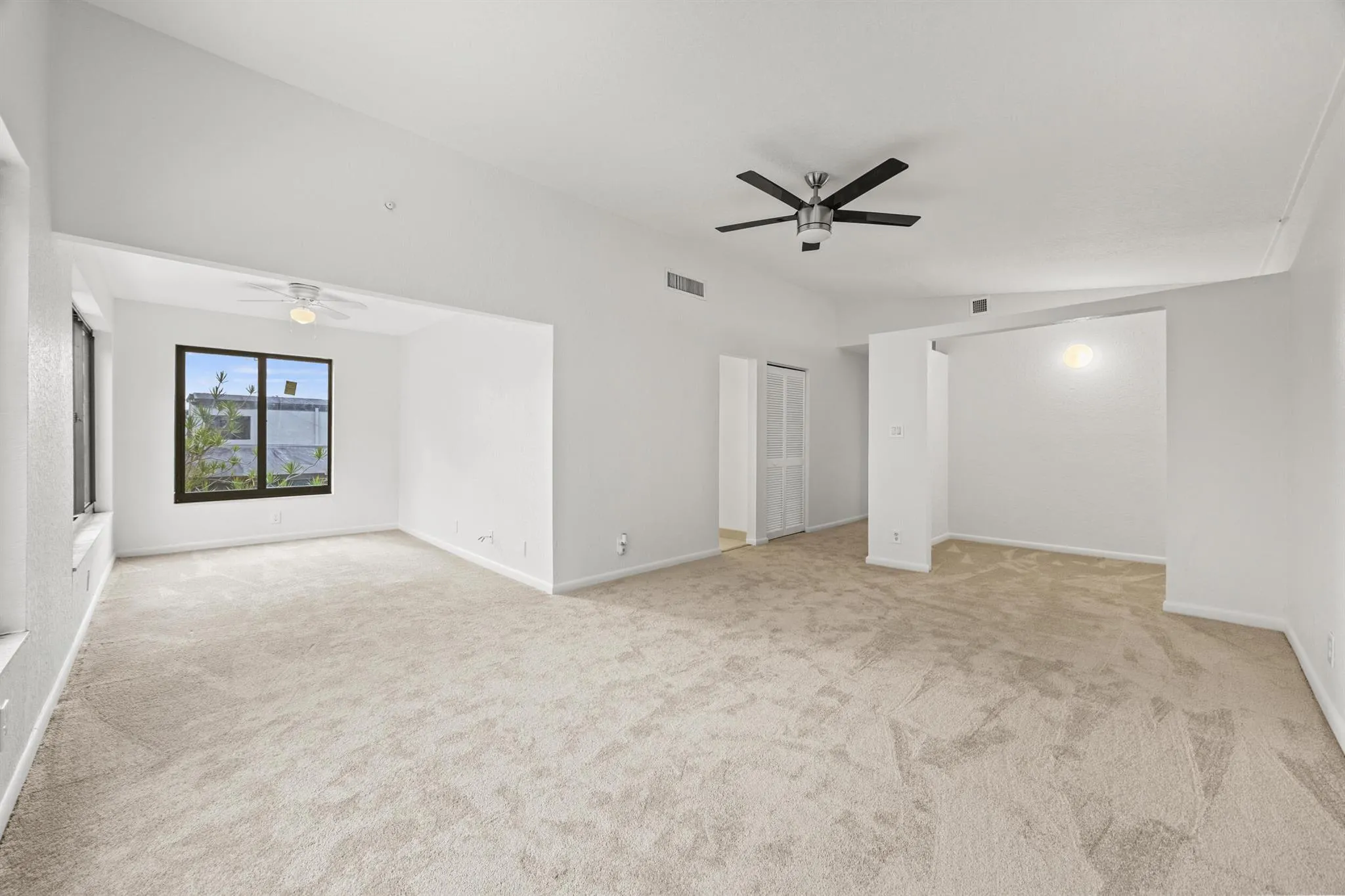 9713 N New River Canal Road, #304