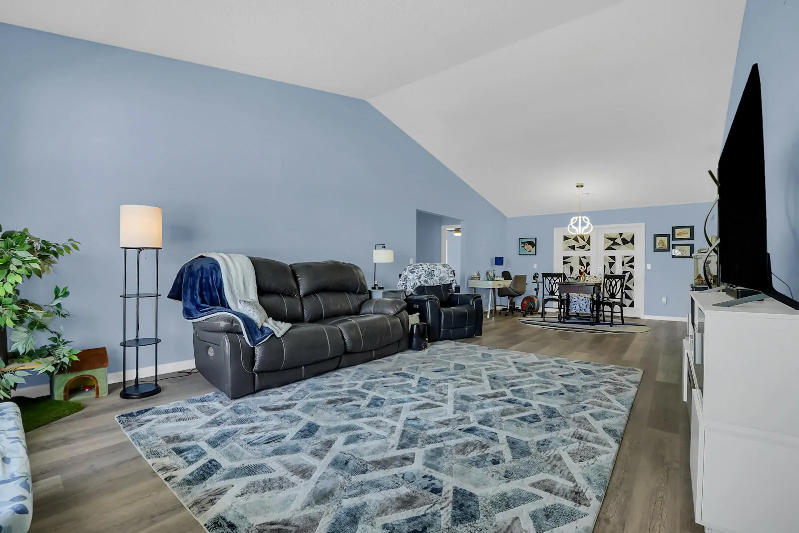 7739 Canal Drive