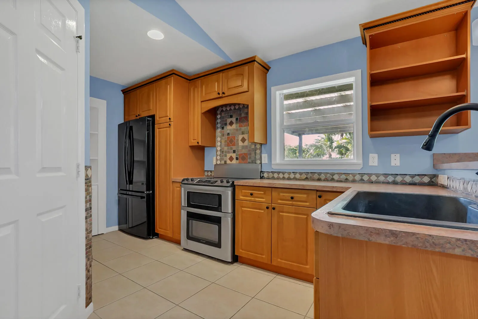 7739 Canal Drive