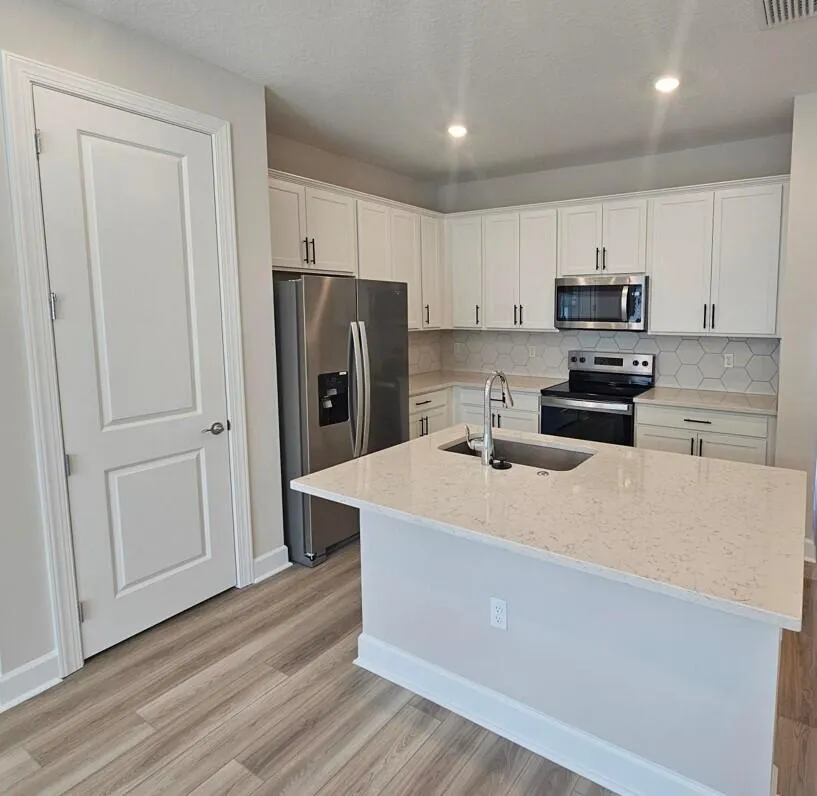 7598 SW Linus Lane, #Latitude 11-02