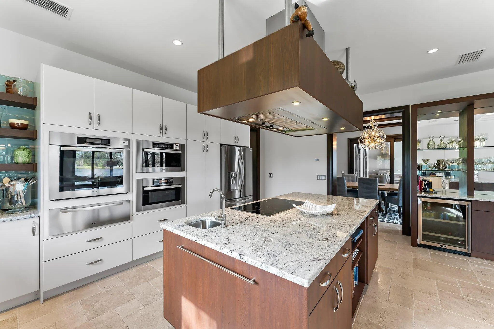 2506 NW Hollyberry Lane