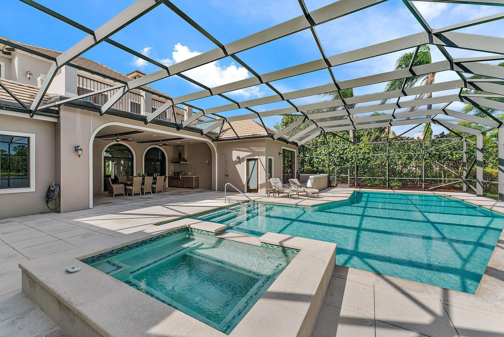 2506 NW Hollyberry Lane