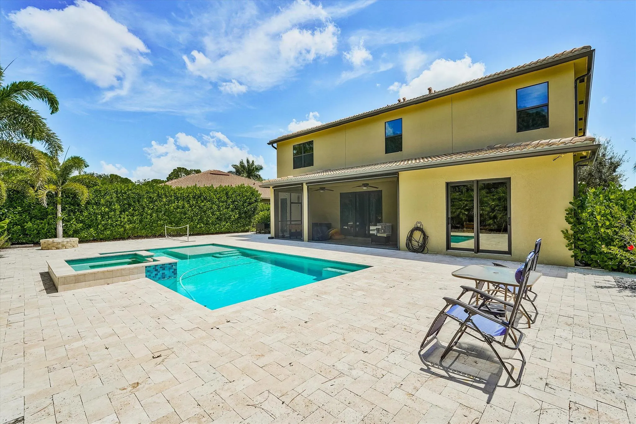 4381 SW Gossamer Circle