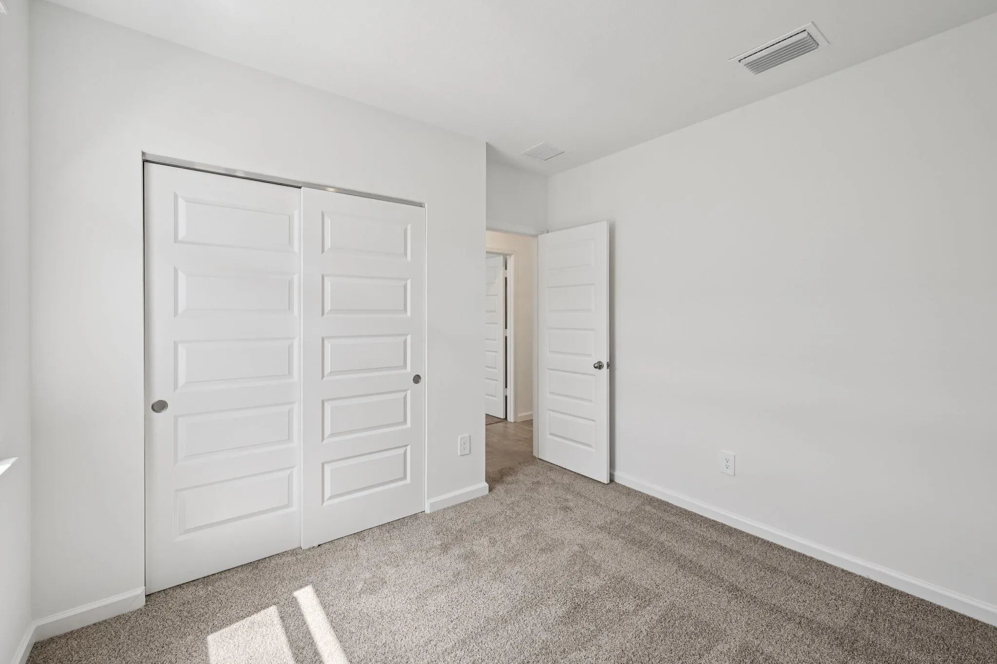 5433 Hampton Park Circle