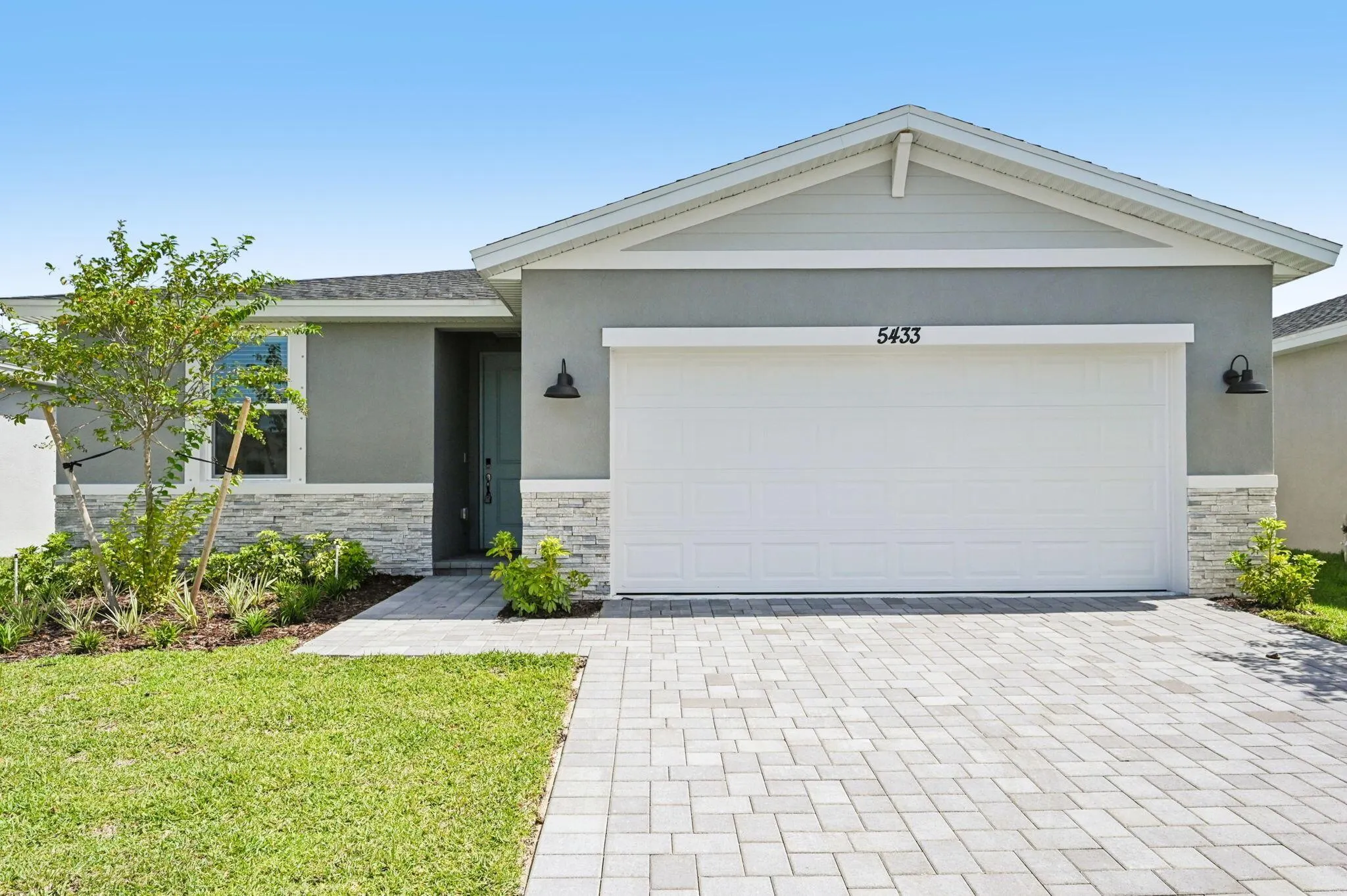 5433 Hampton Park Circle