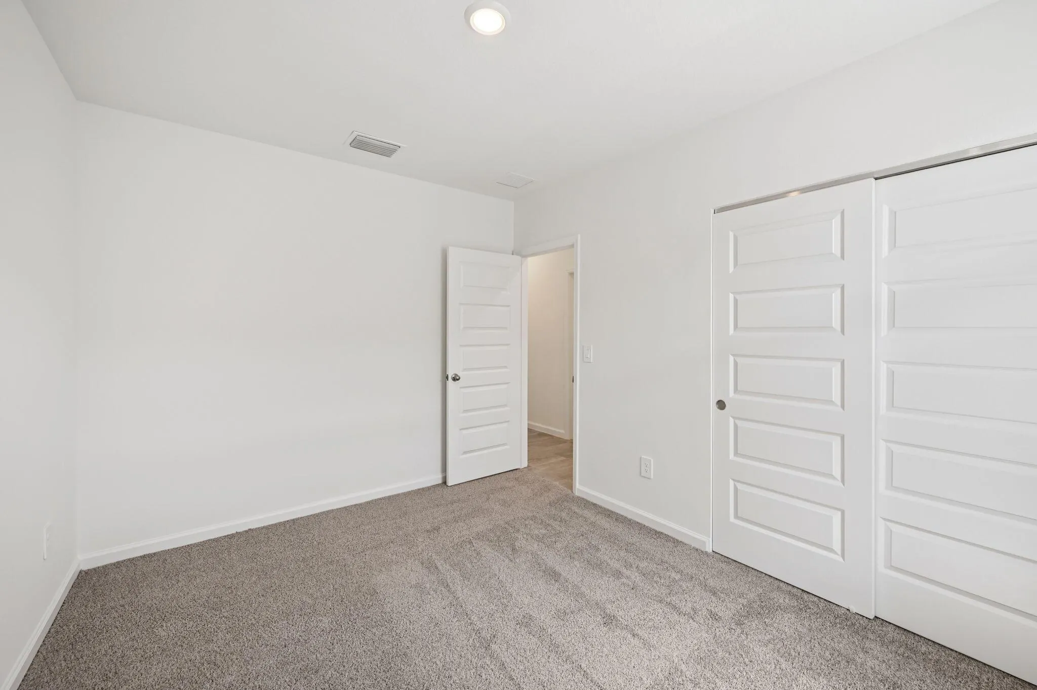 5433 Hampton Park Circle