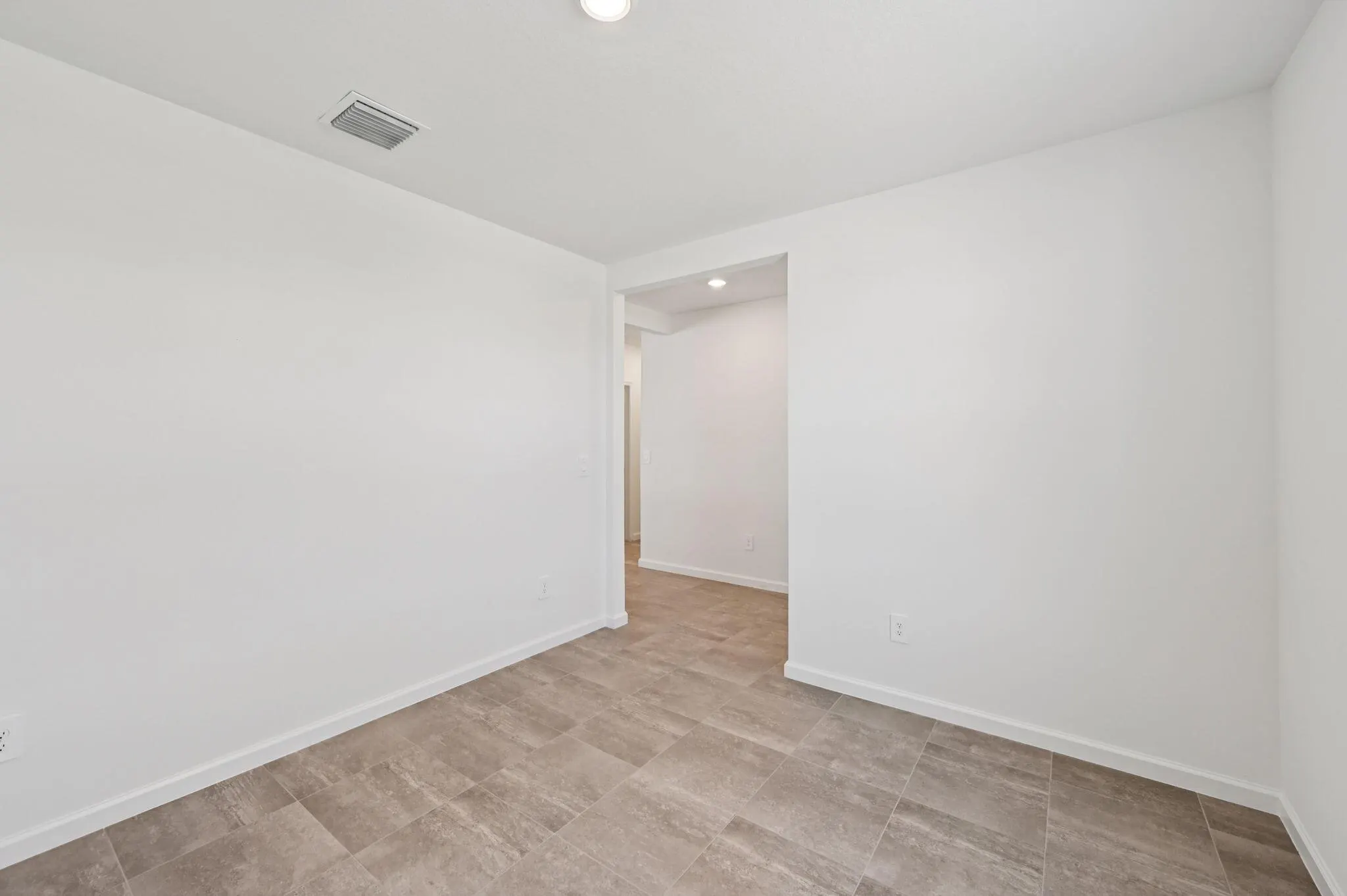 5433 Hampton Park Circle