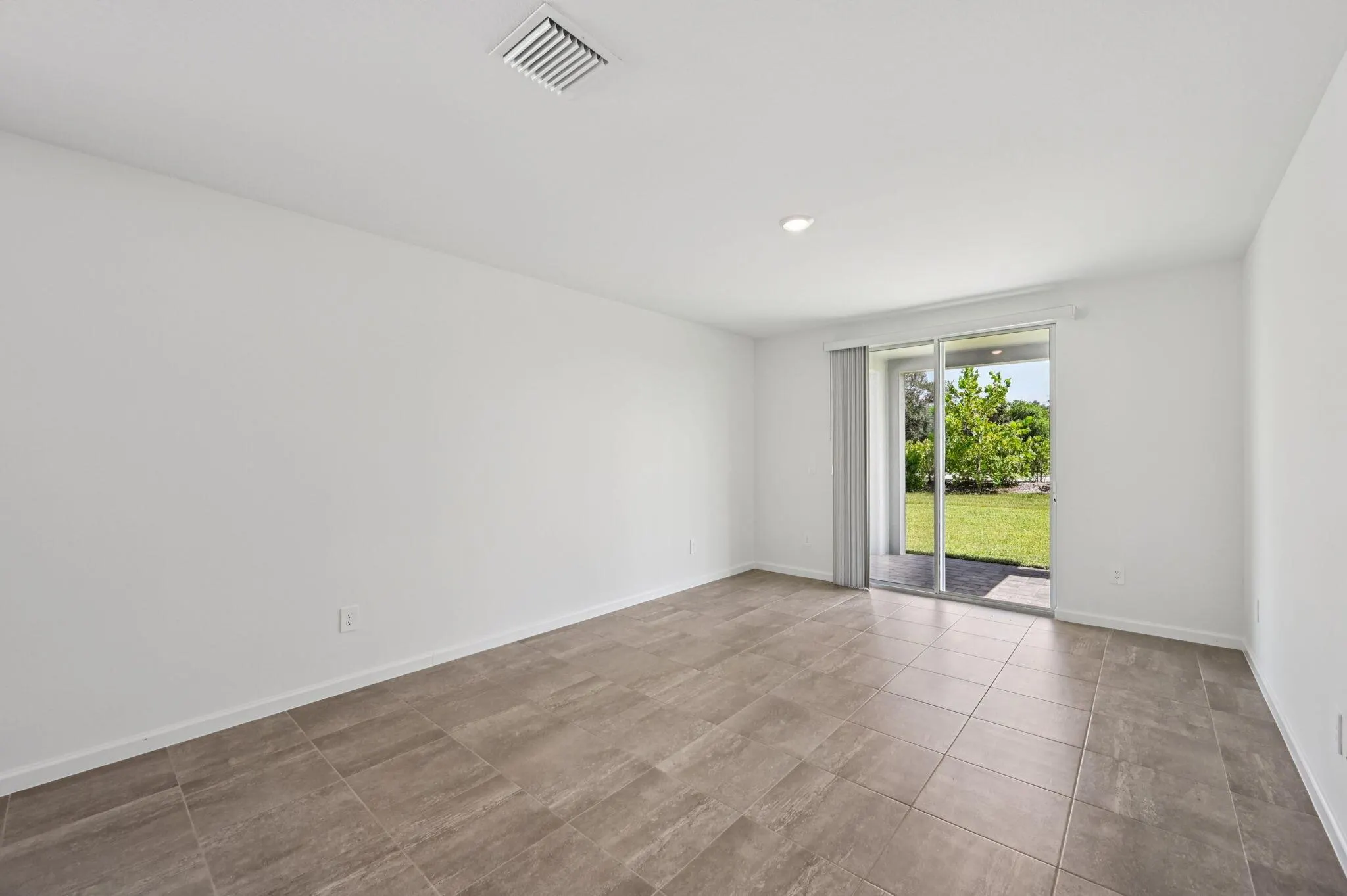 5433 Hampton Park Circle