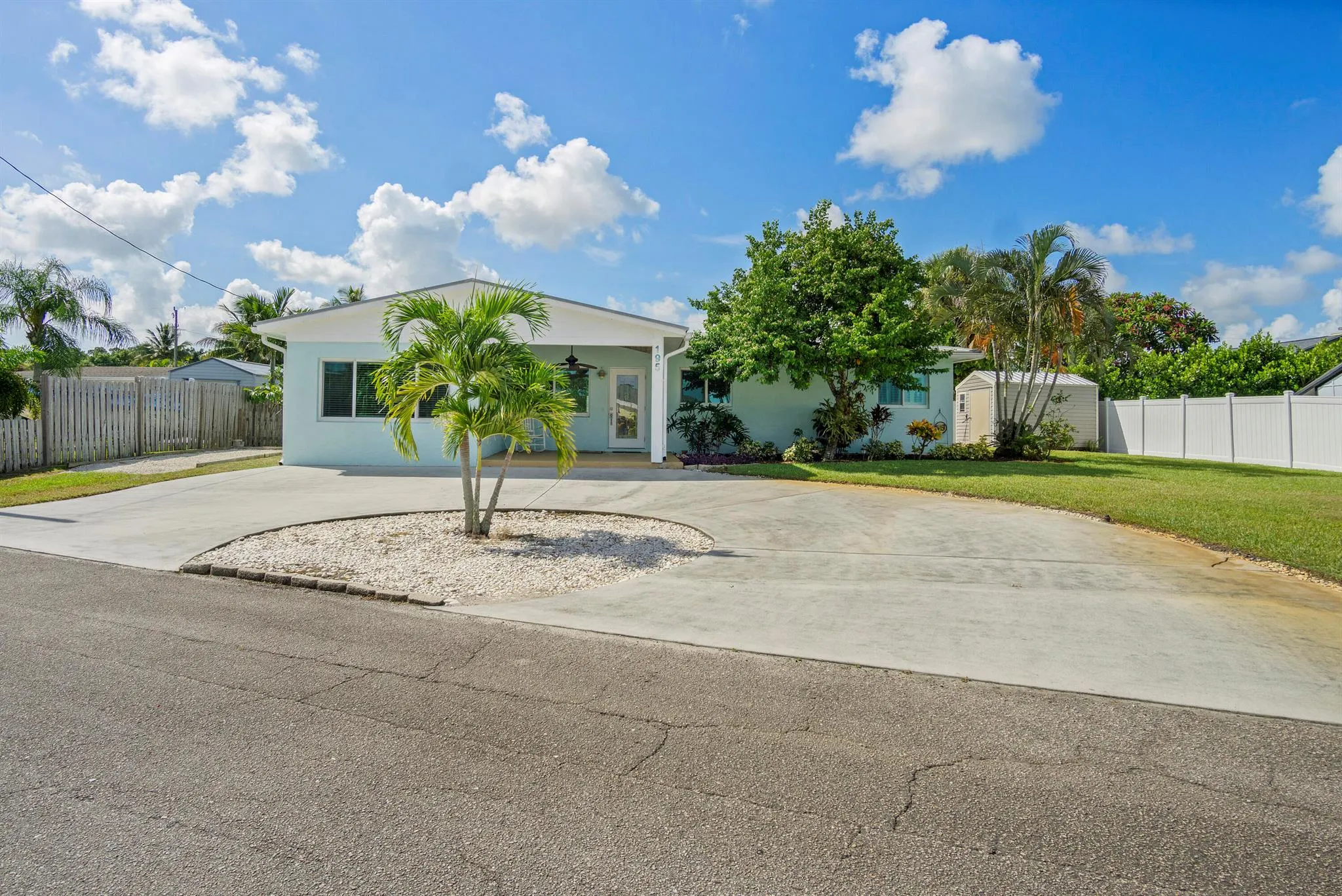 195 SW Cabana Point Circle