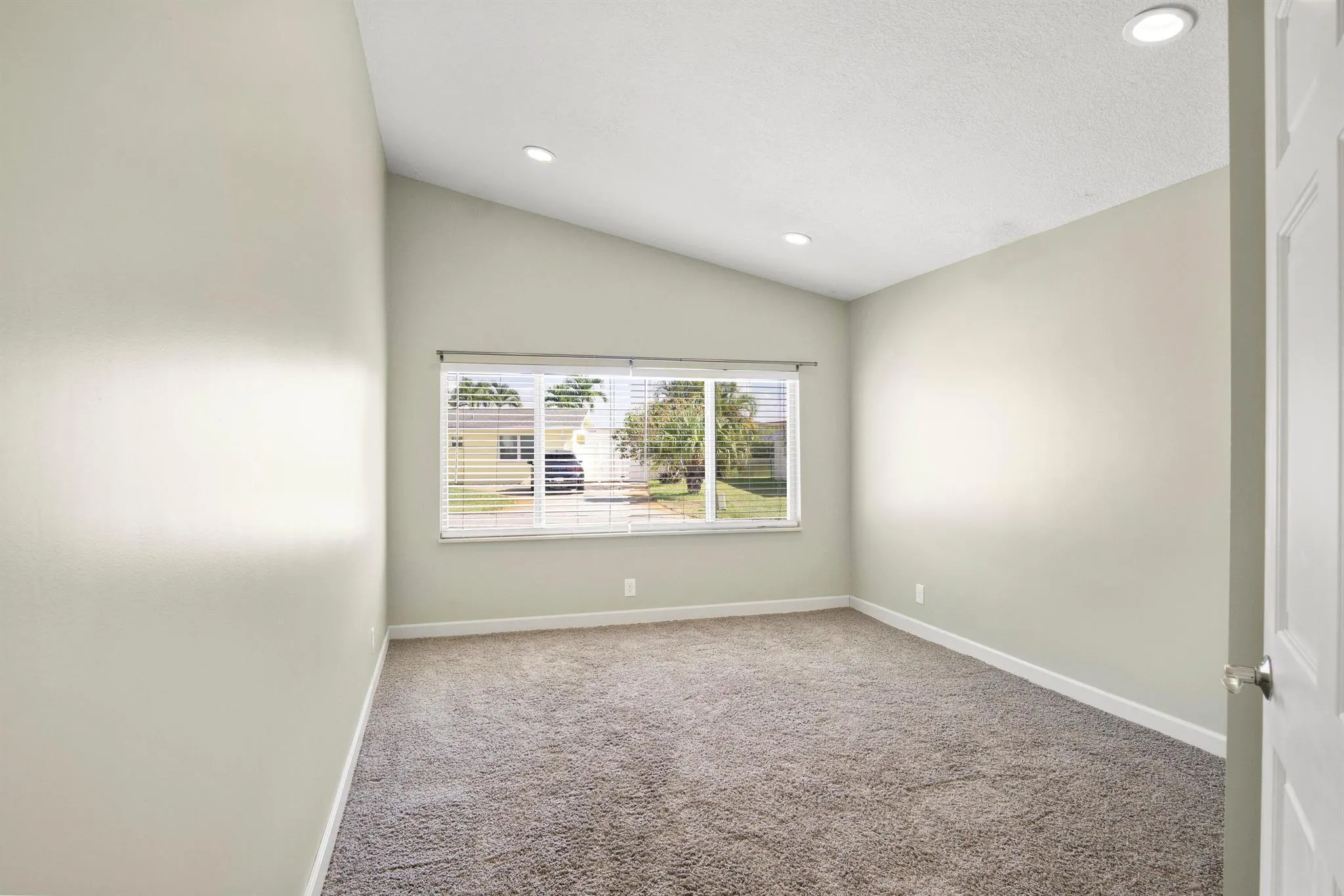 195 SW Cabana Point Circle