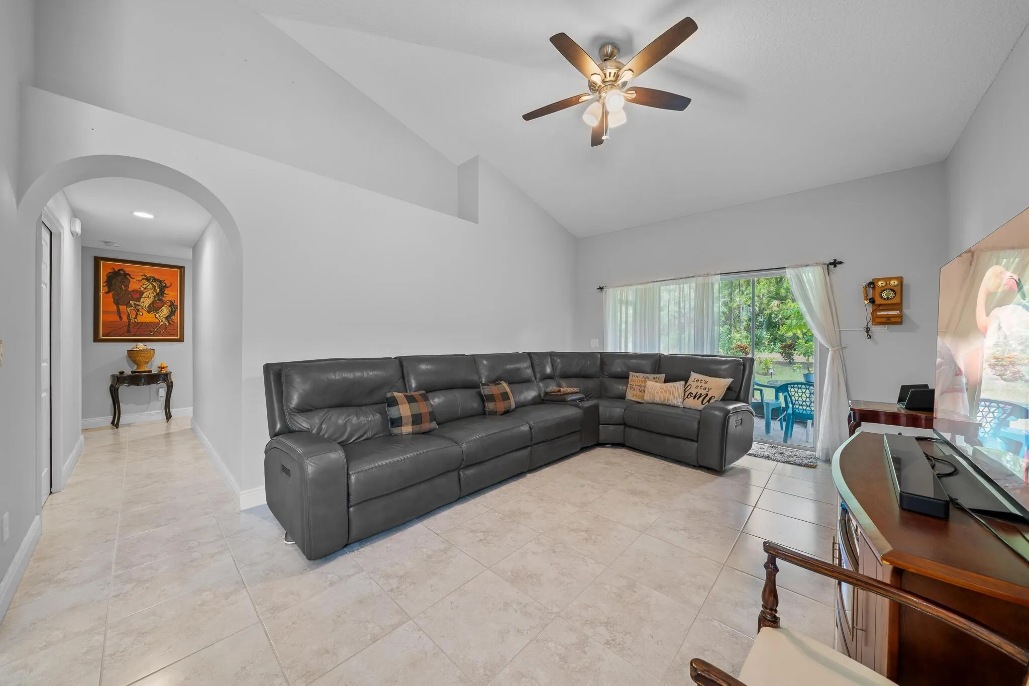 9760 Palm Breezes Dr Drive