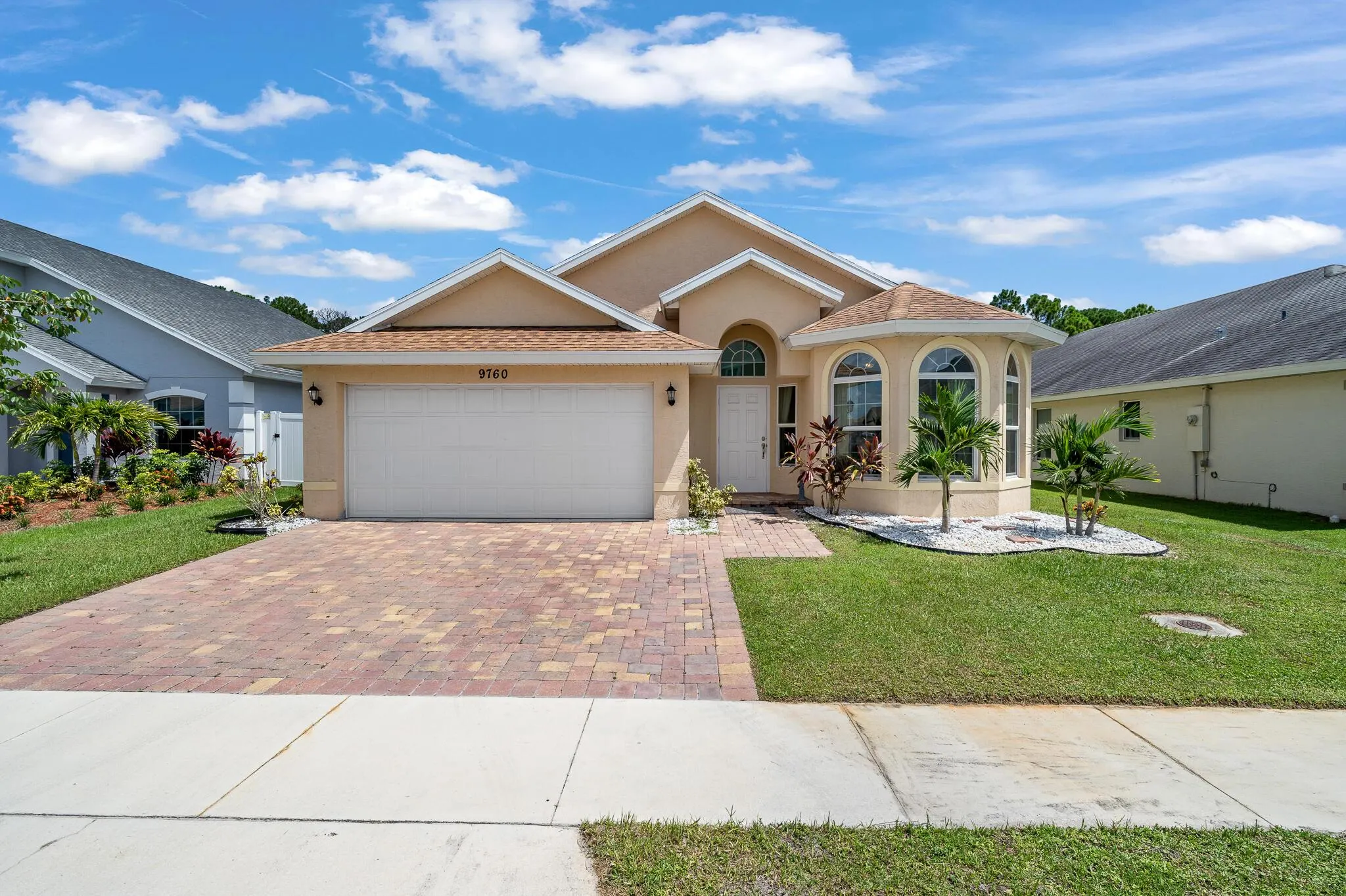 9760 Palm Breezes Dr Drive