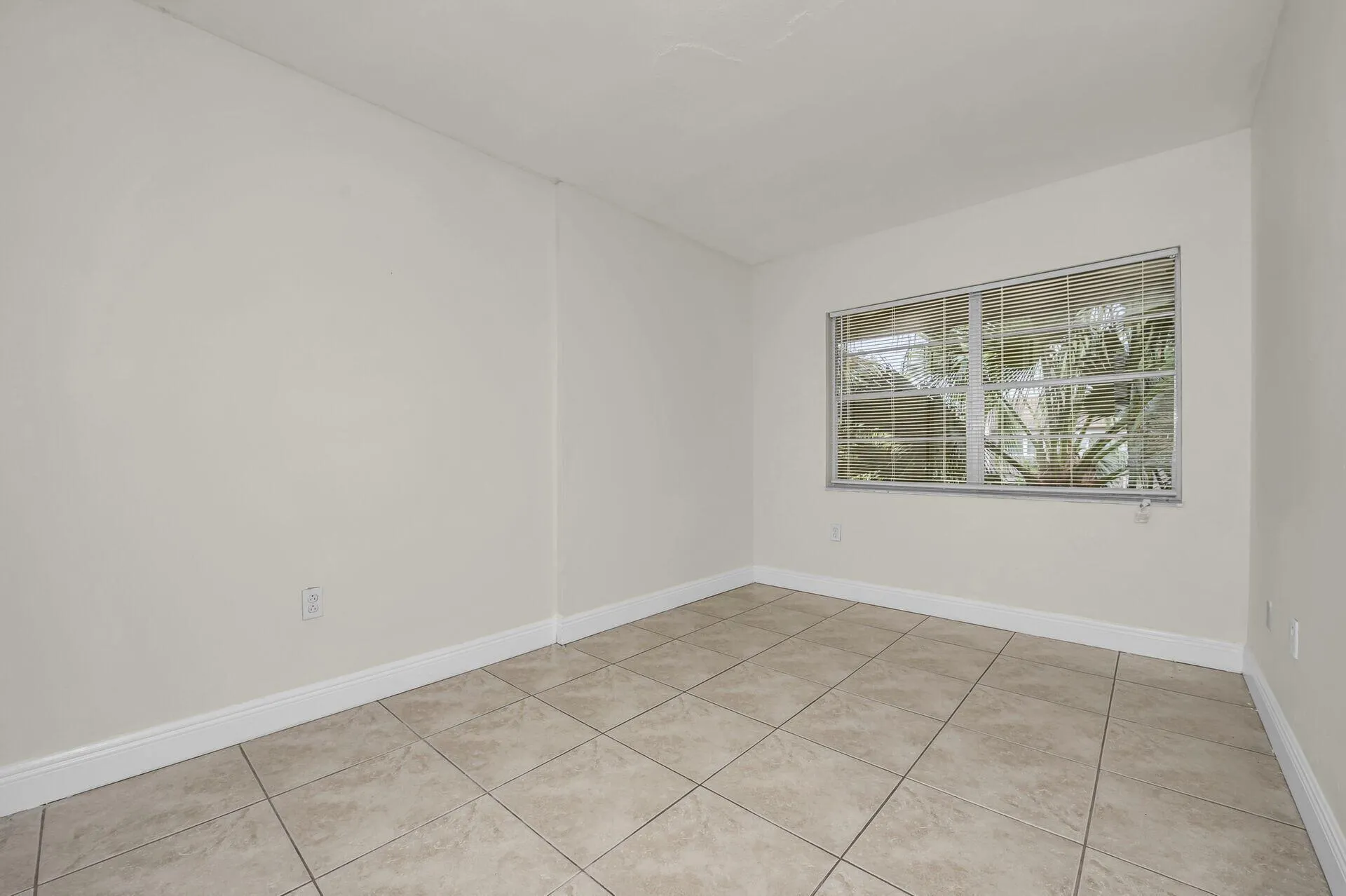 9050 NW 28th Street, #114