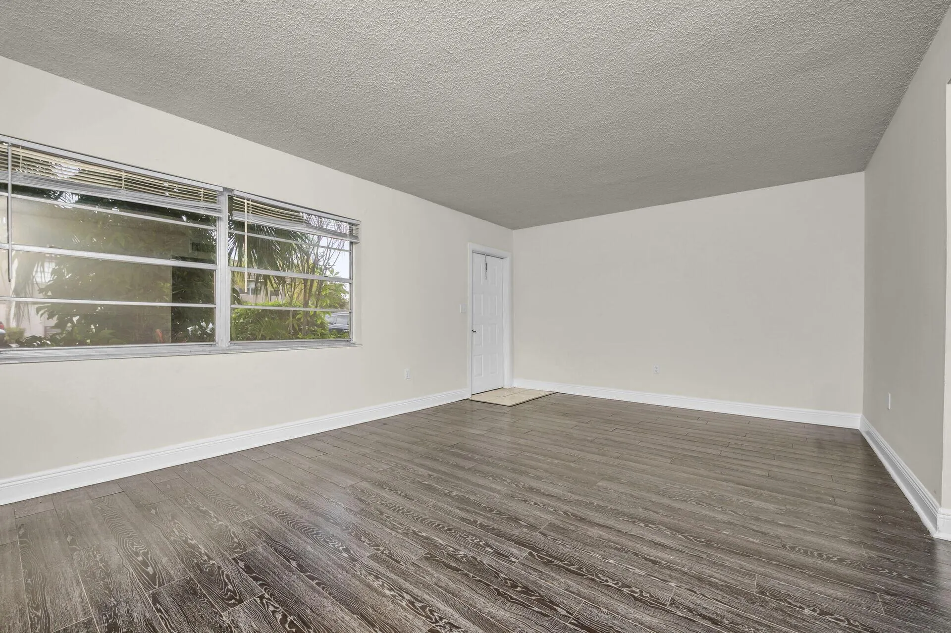 9050 NW 28th Street, #114