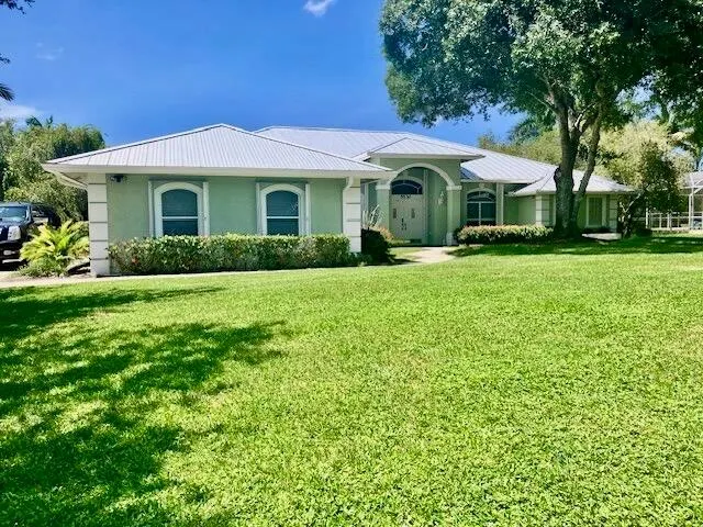 5530 SW Orchid Bay Drive