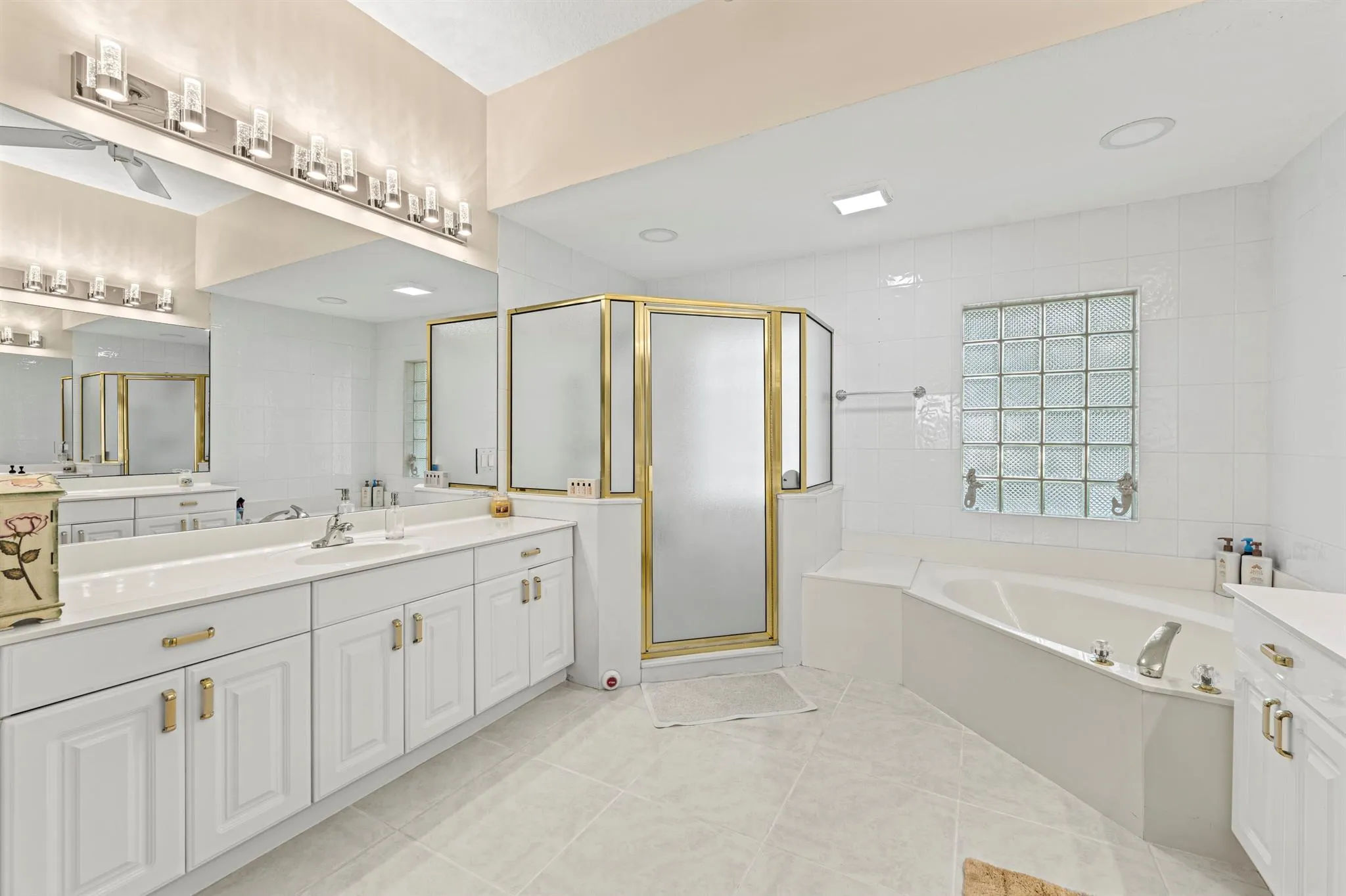 5530 SW Orchid Bay Drive