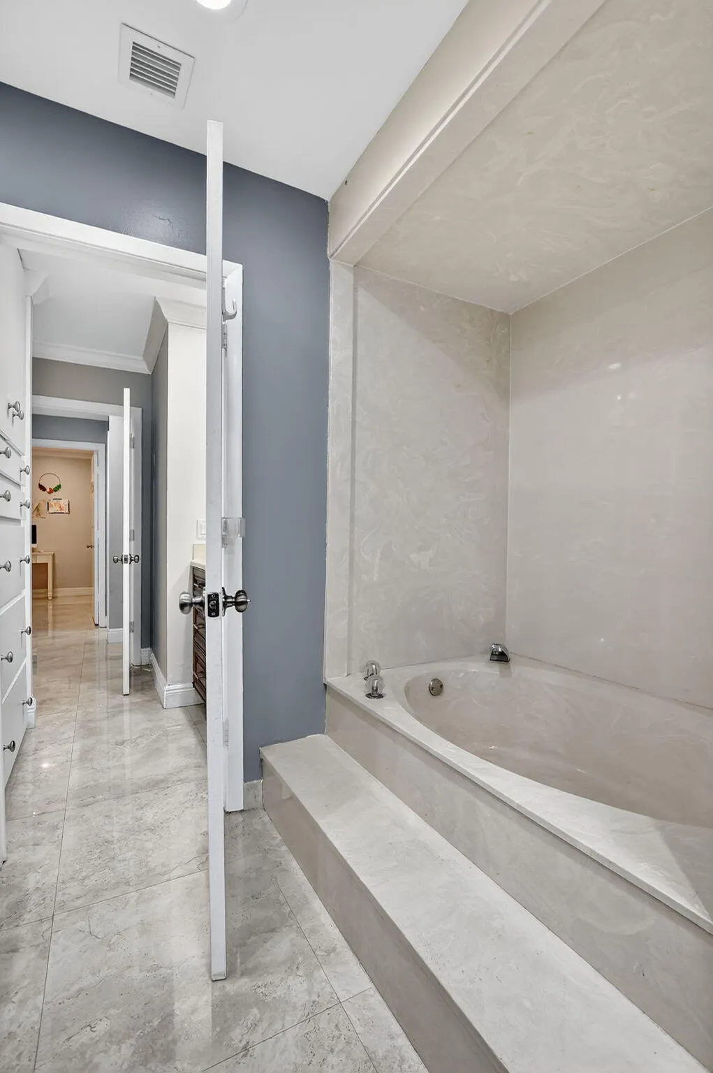 6101 Old Court Road, #140