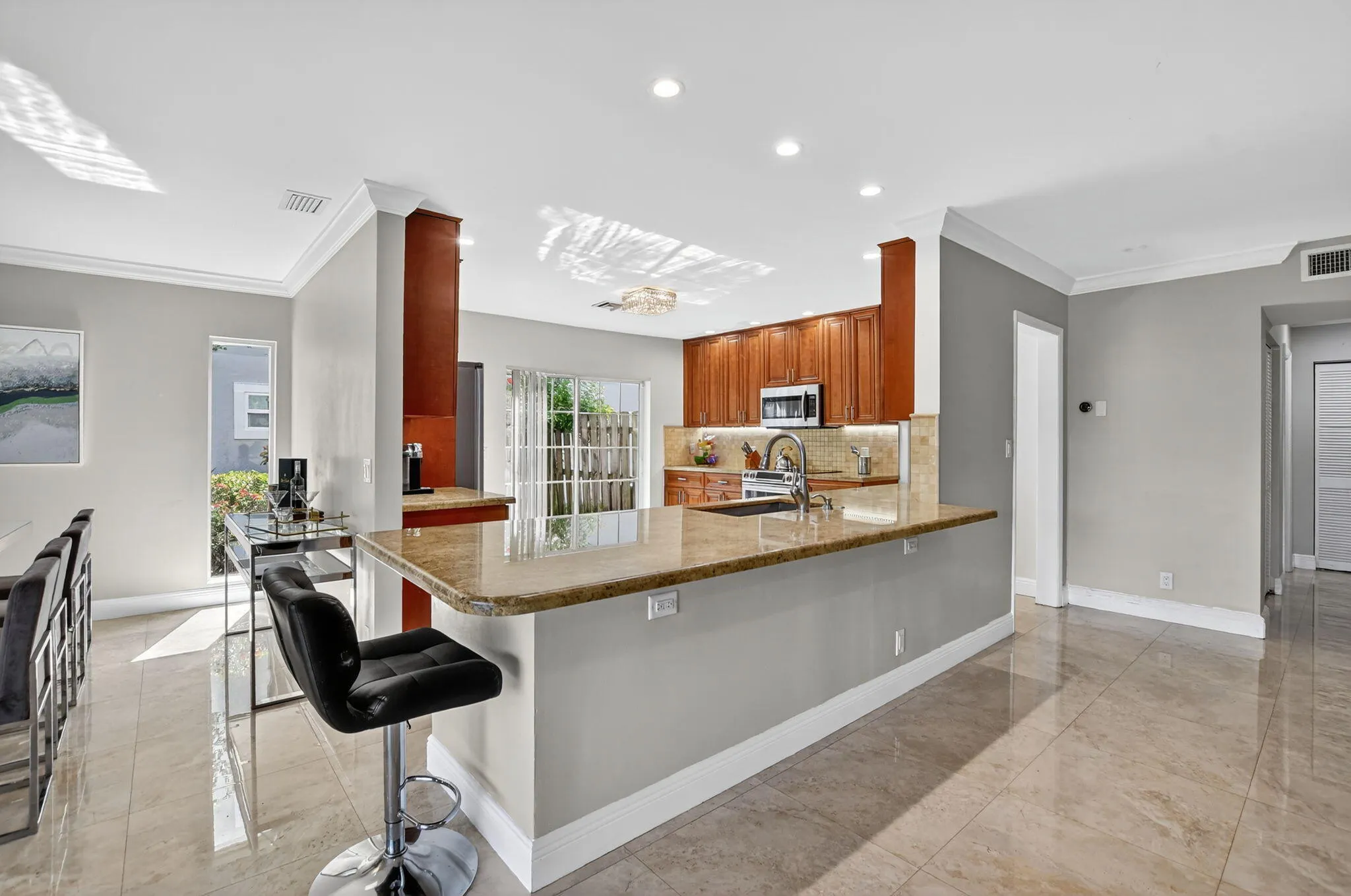 6101 Old Court Road, #140