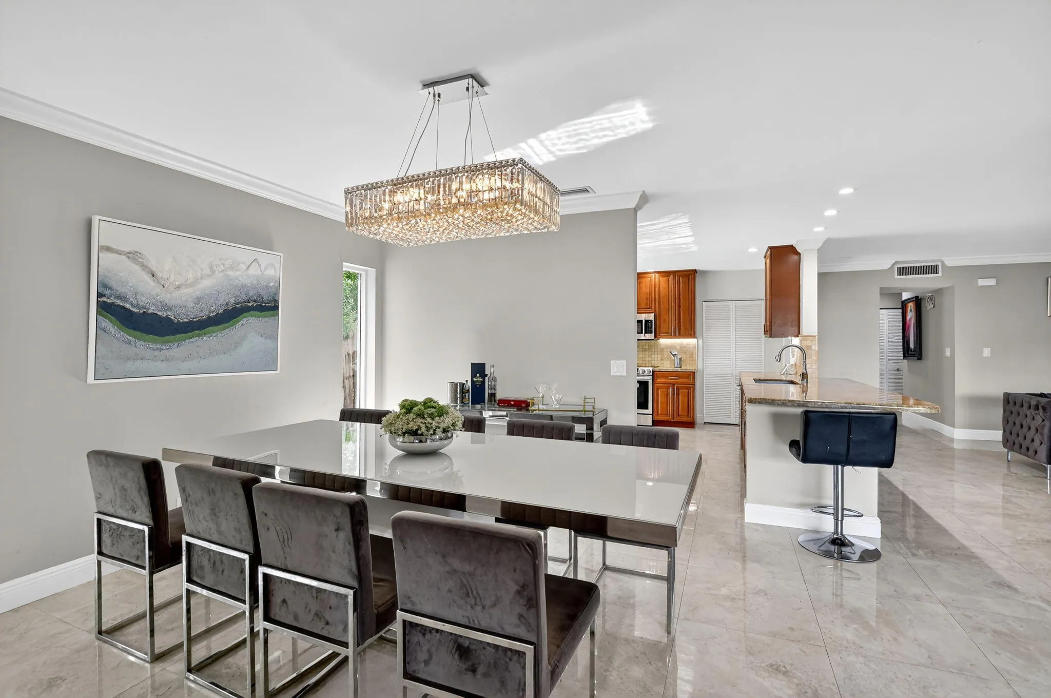 6101 Old Court Road, #140