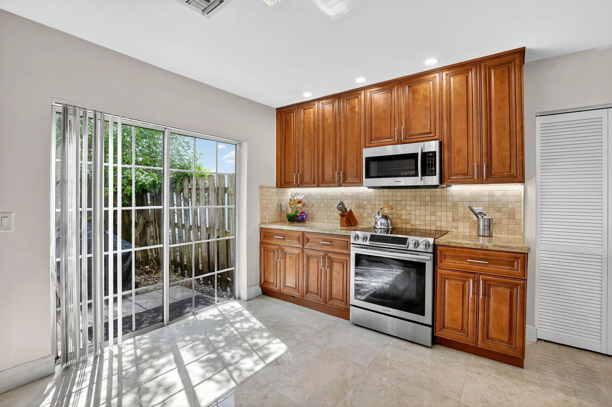 6101 Old Court Road, #140
