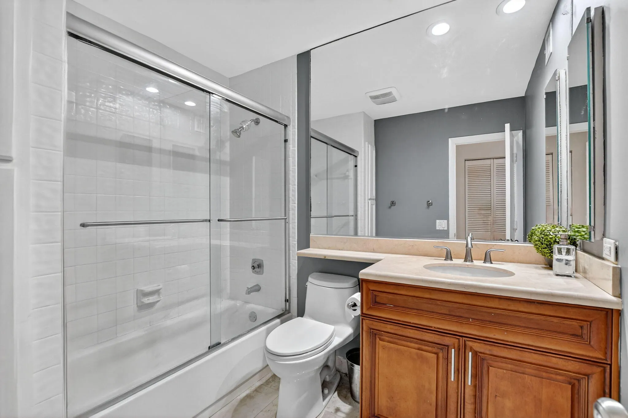 6101 Old Court Road, #140