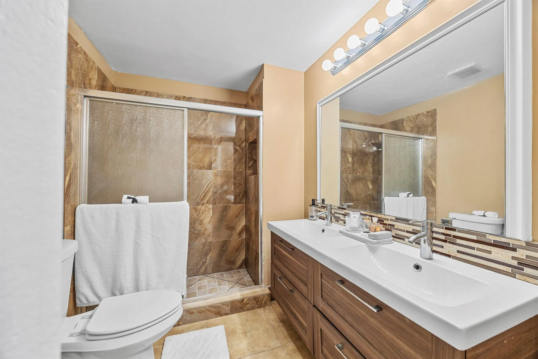 841 NW 82nd Avenue, #2