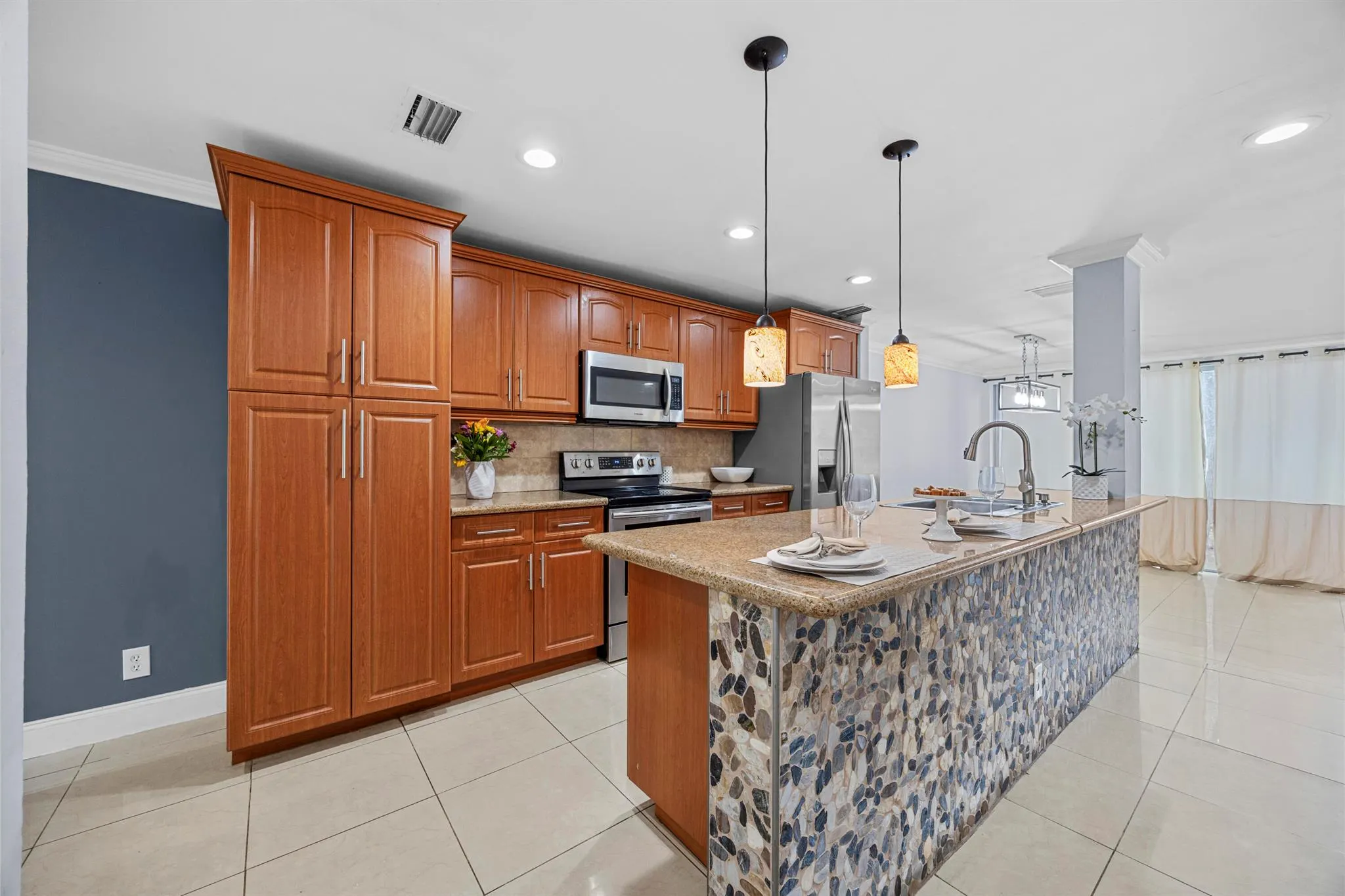 841 NW 82nd Avenue, #2