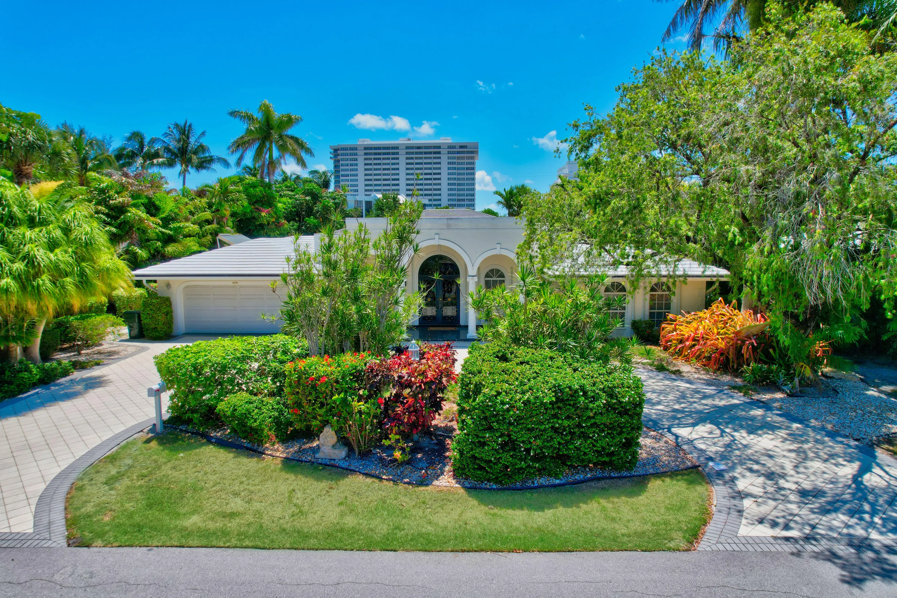 2100 Cocoanut Road