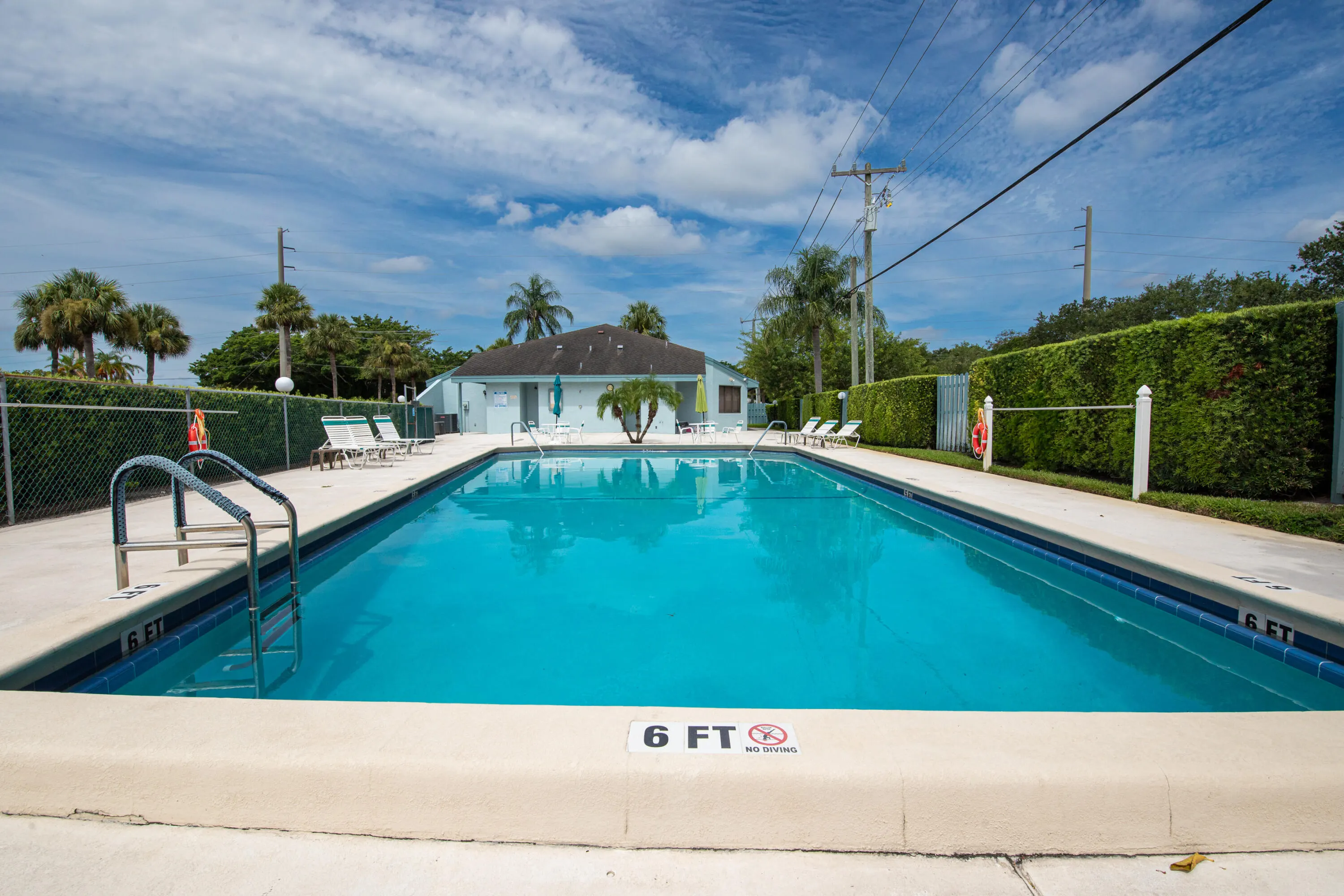 950 S Kanner Hwy, #303