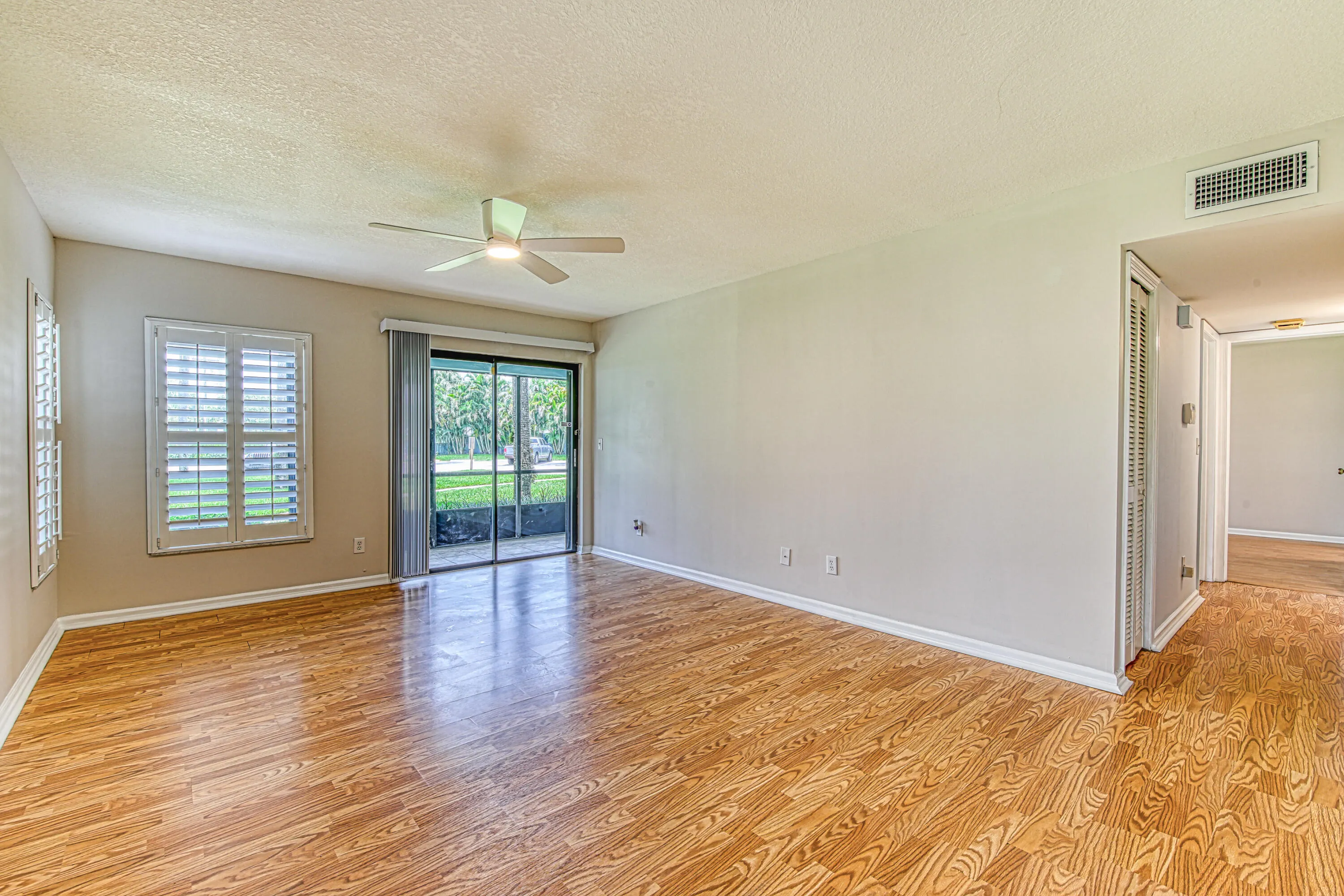 950 S Kanner Hwy, #303
