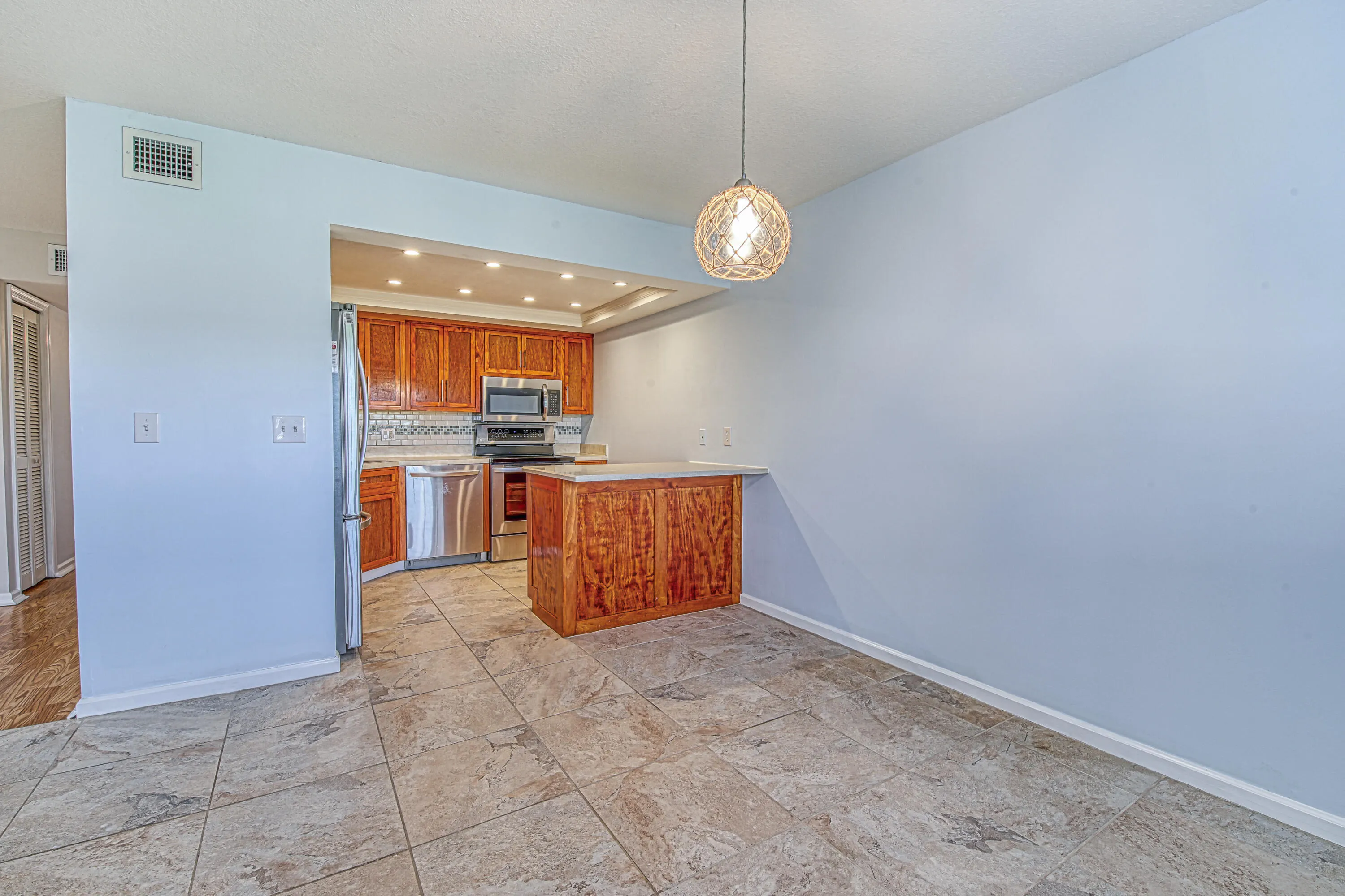 950 S Kanner Hwy, #303