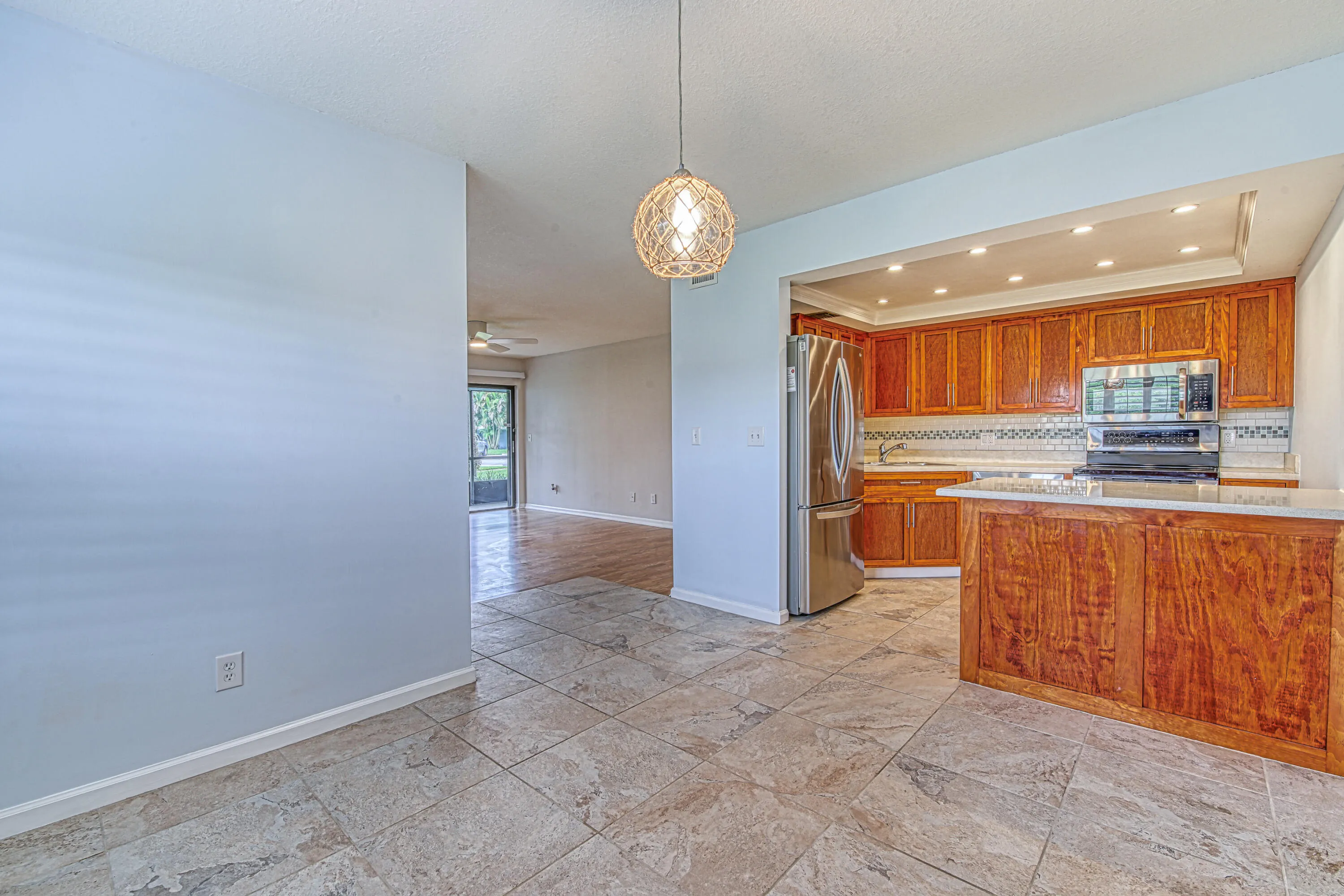 950 S Kanner Hwy, #303