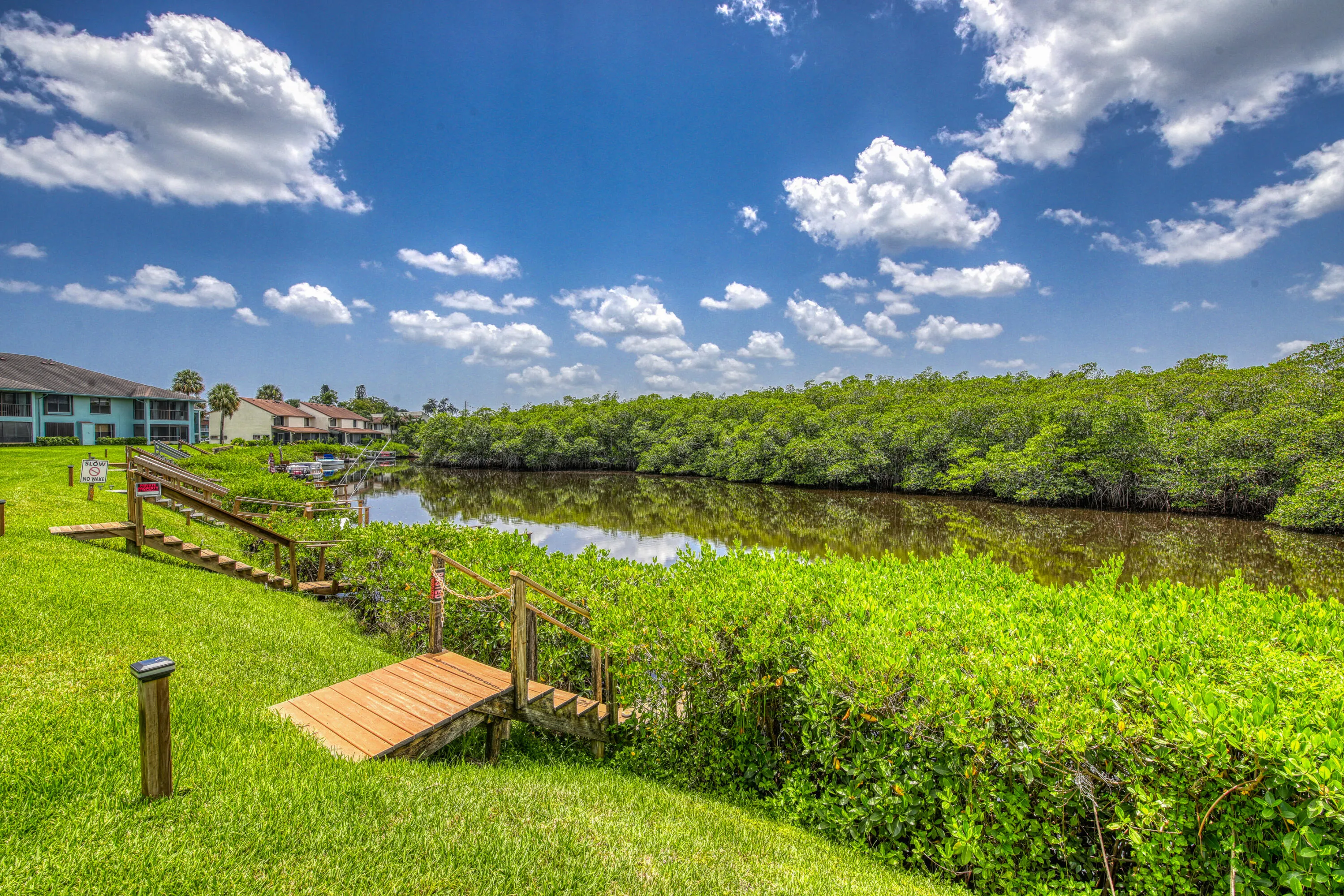 950 S Kanner Hwy, #303