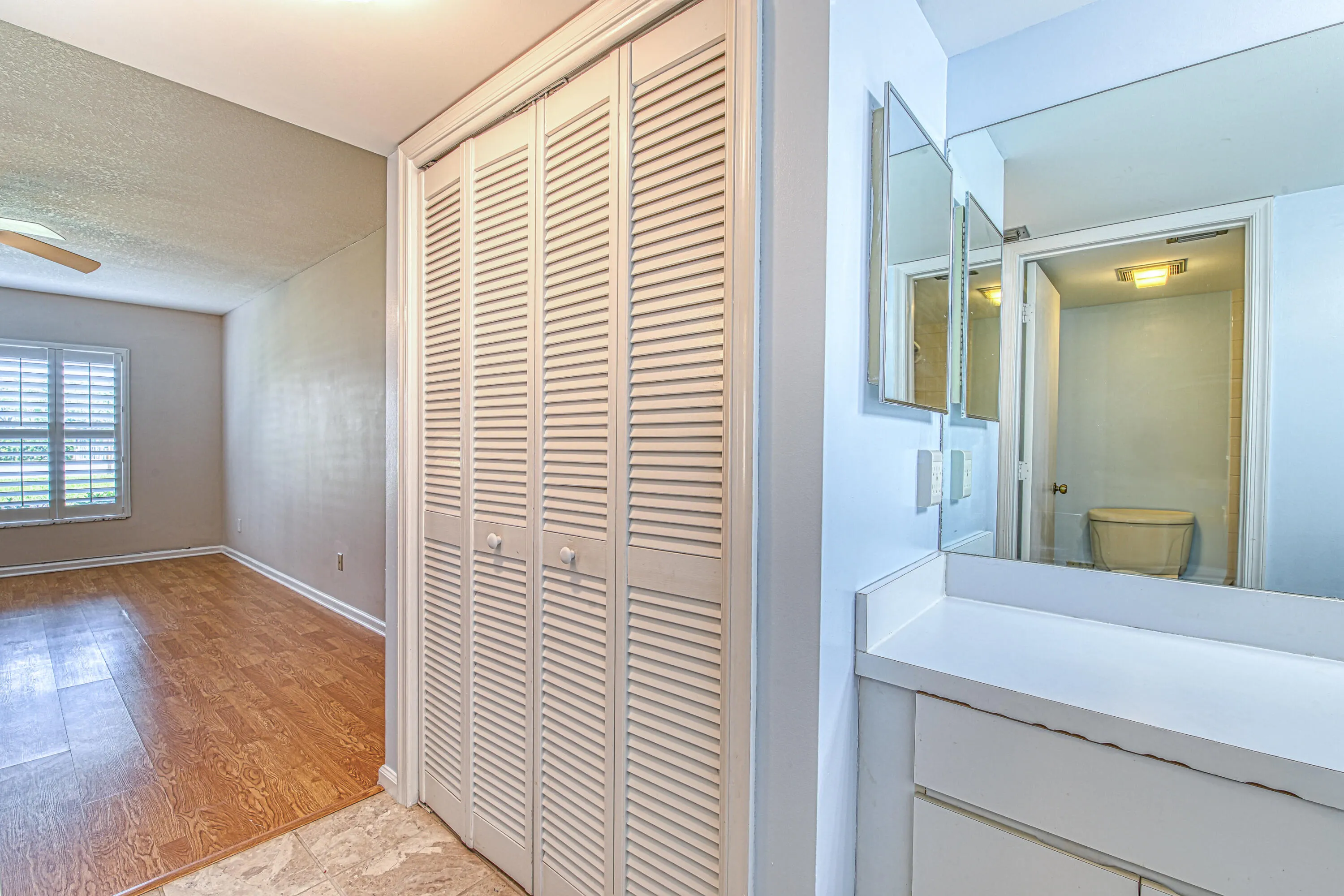 950 S Kanner Hwy, #303