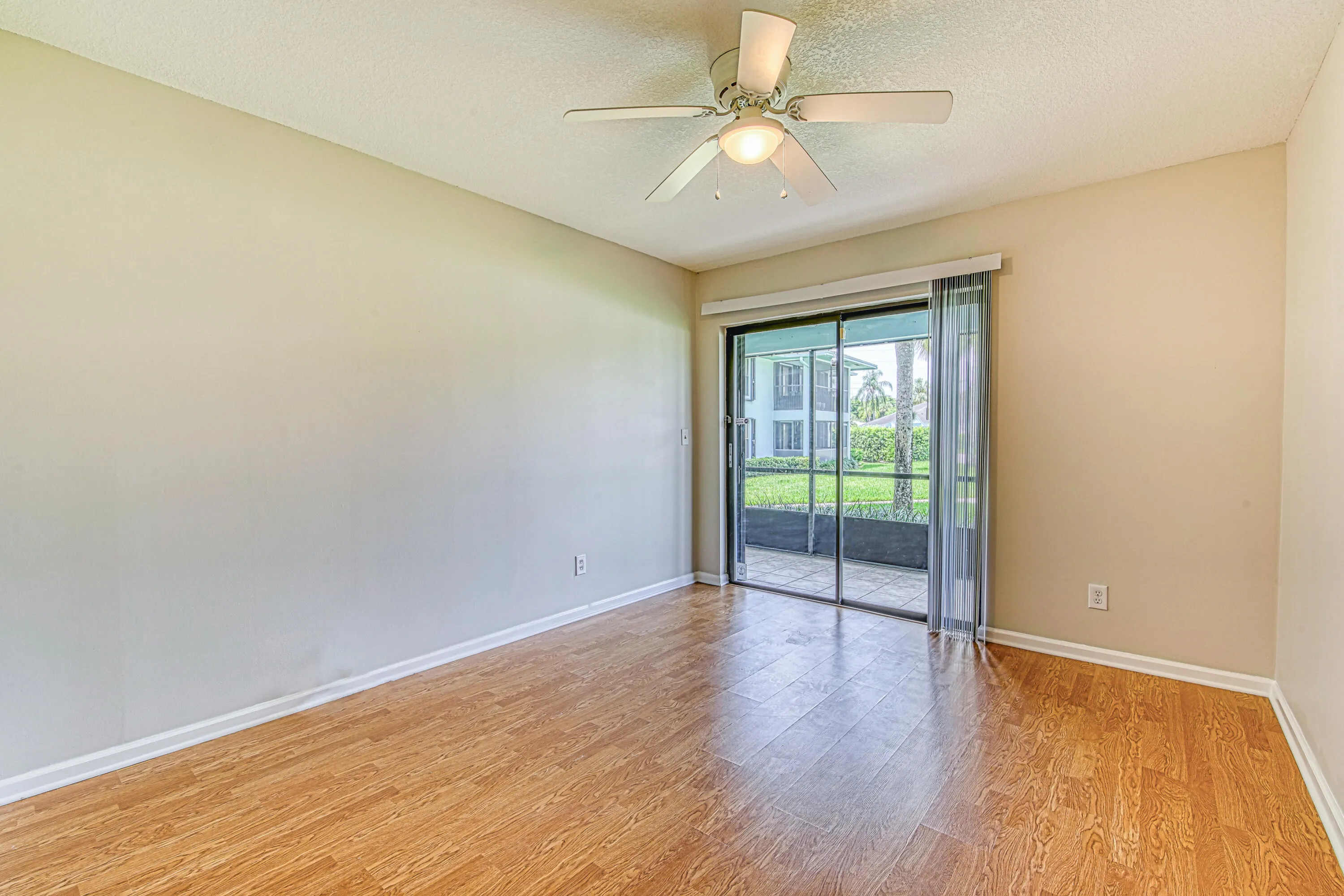 950 S Kanner Hwy, #303
